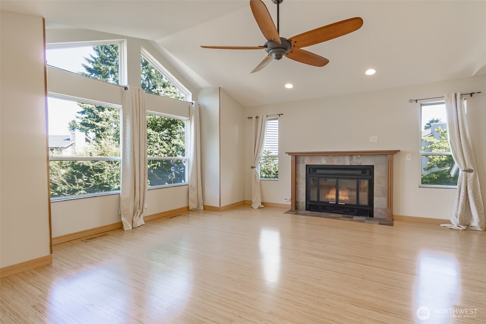 Kent, Washington, 98031, United States, 3 Bedrooms Bedrooms, ,2 BathroomsBathrooms,Residential,For Sale,1984192