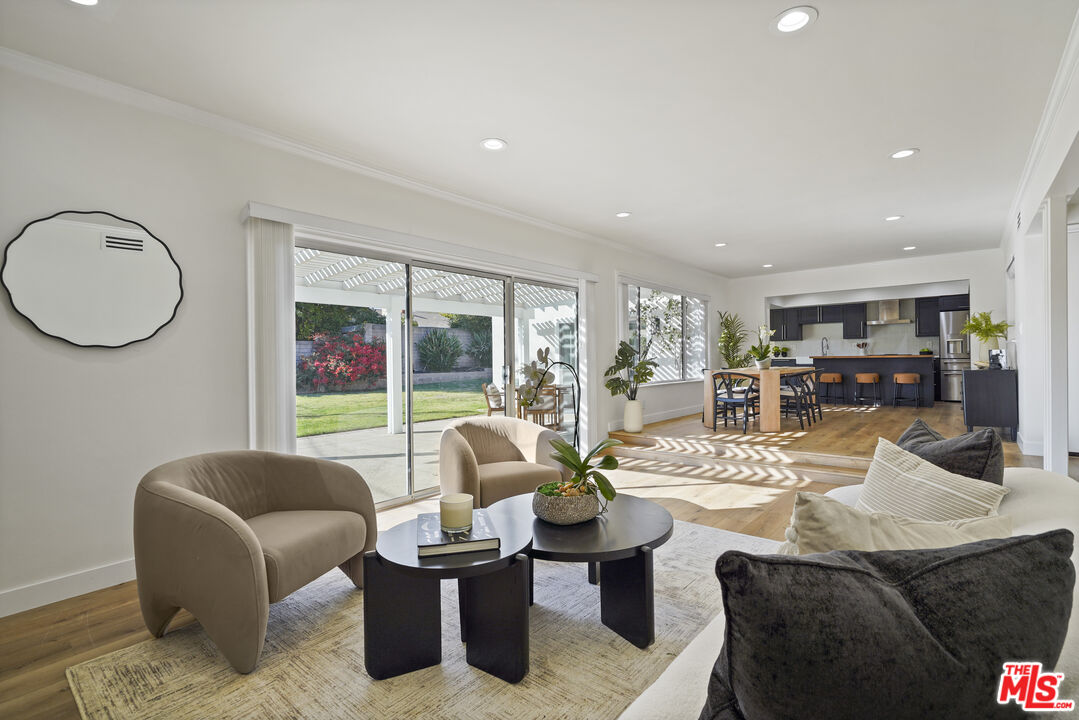 Porter Ranch, California, 91326, United States, 3 Bedrooms Bedrooms, ,2 BathroomsBathrooms,Residential,For Sale,1989253