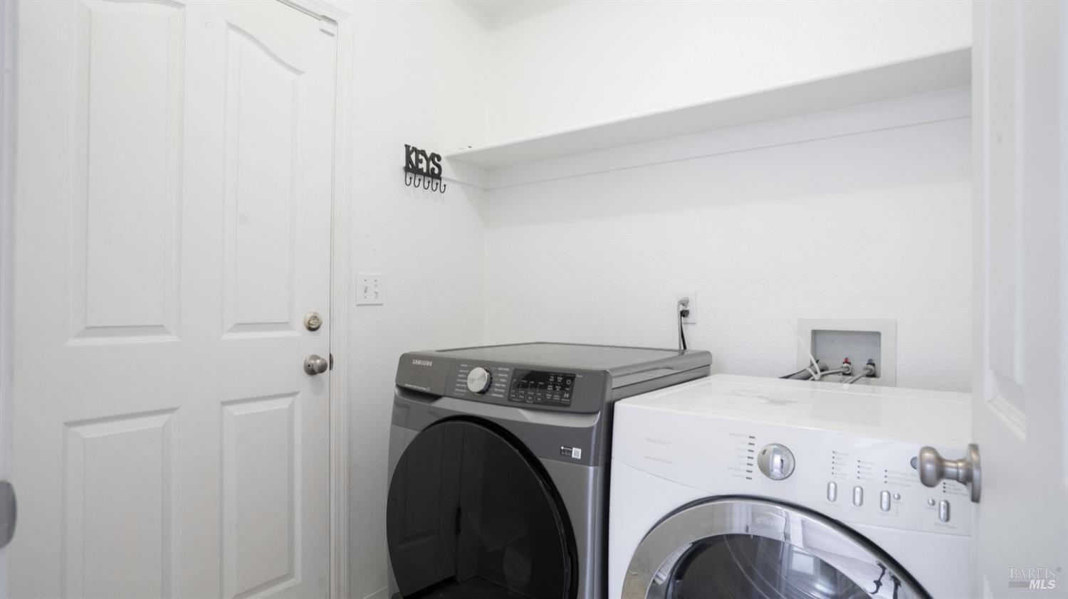 Petaluma, California, 94952, United States, 4 Bedrooms Bedrooms, ,3 BathroomsBathrooms,Residential,For Sale,1745107