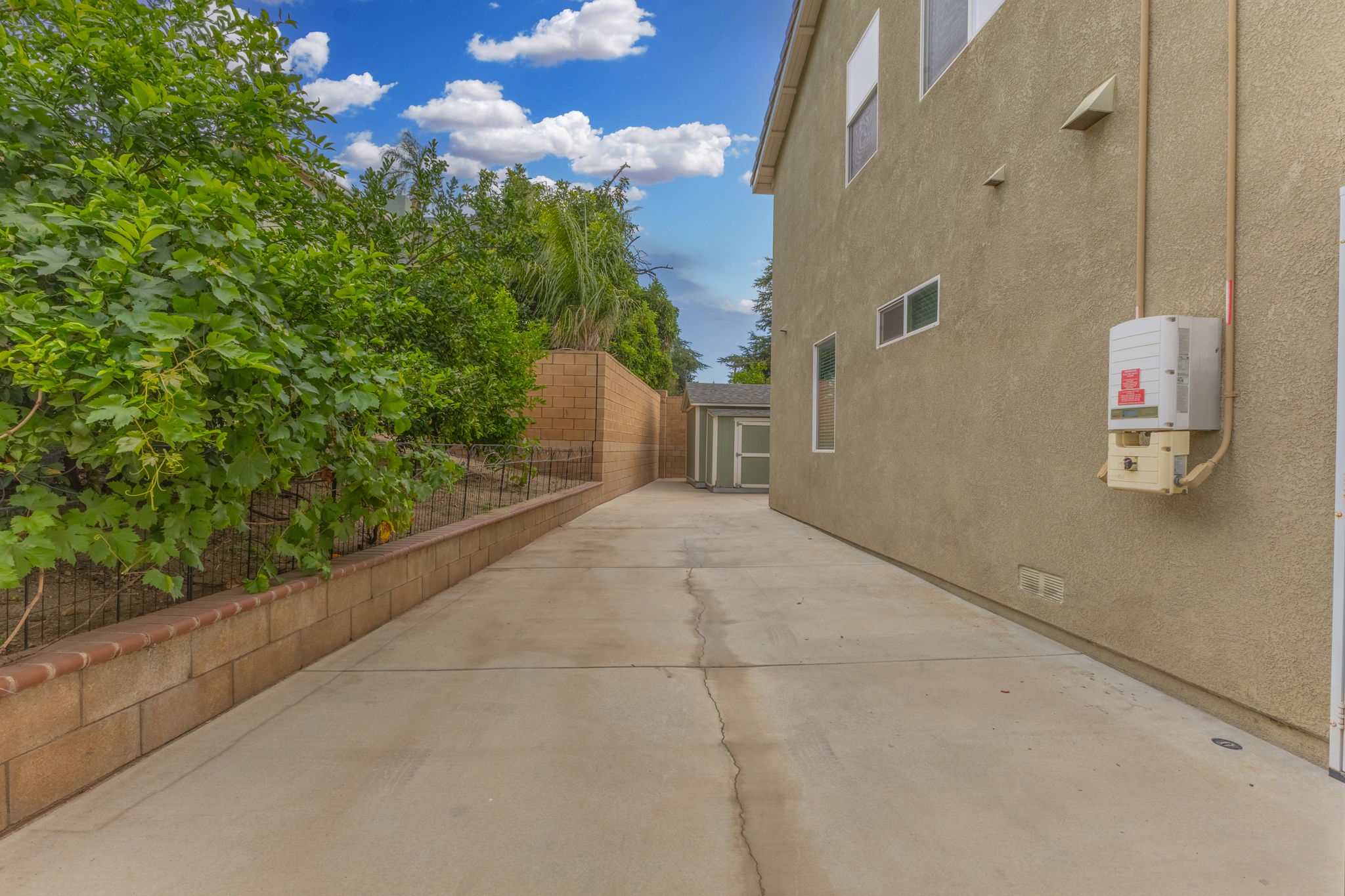 Redlands, California, 92374, United States, 6 Bedrooms Bedrooms, ,4 BathroomsBathrooms,Residential,For Sale,1923576