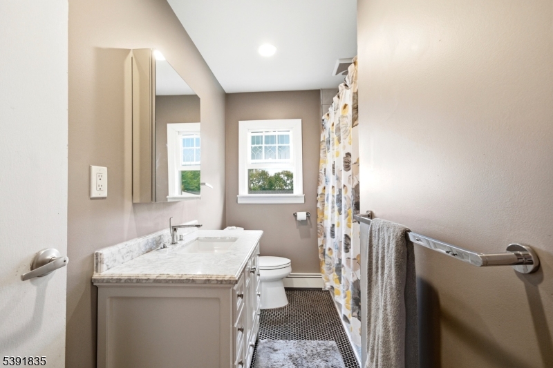 Lincoln Park Boro, New Jersey, 07035, United States, 4 Bedrooms Bedrooms, ,3 BathroomsBathrooms,Residential,For Sale,1991719