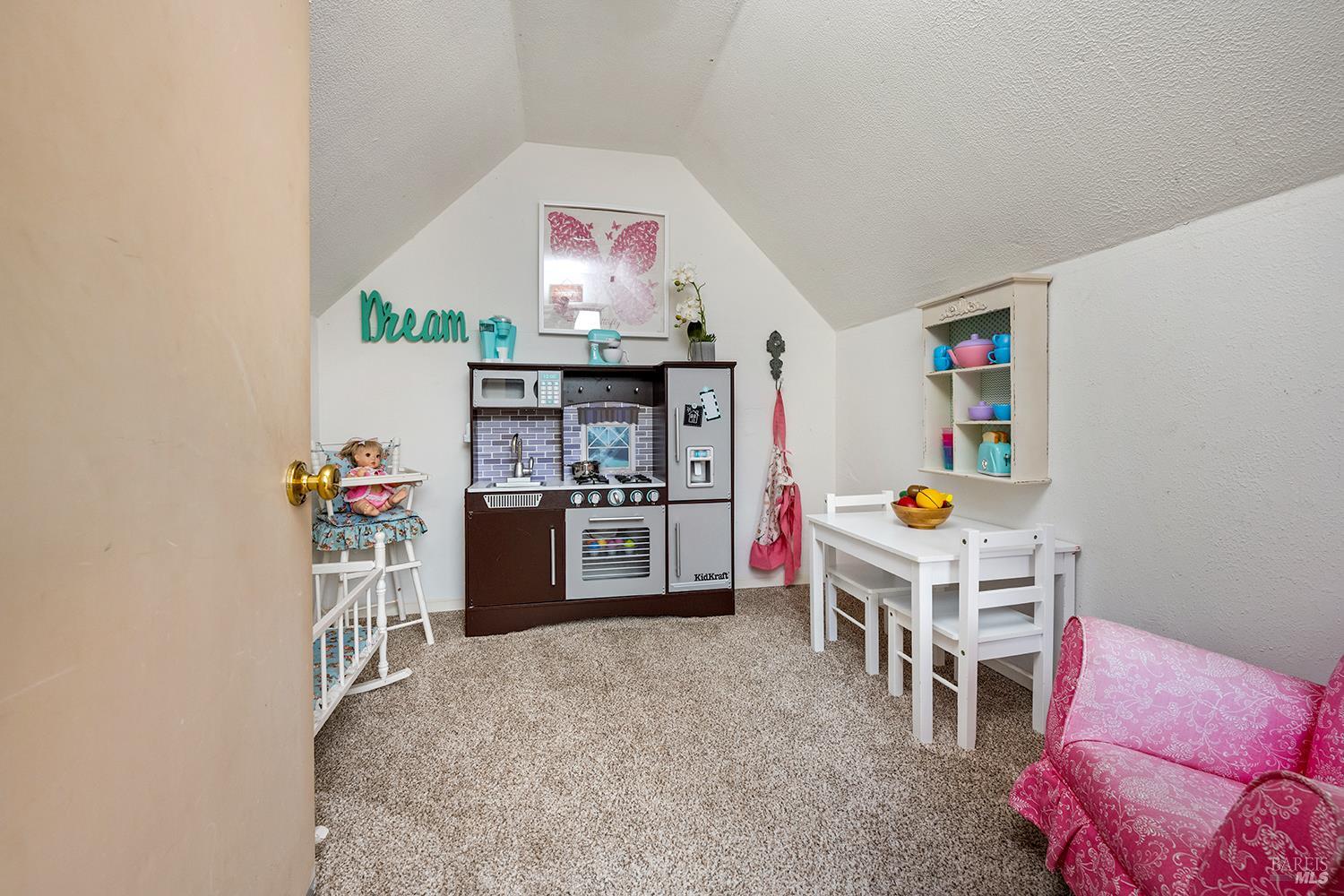 Sebastopol, California, 95472, United States, 3 Bedrooms Bedrooms, ,3 BathroomsBathrooms,Residential,For Sale,1990345