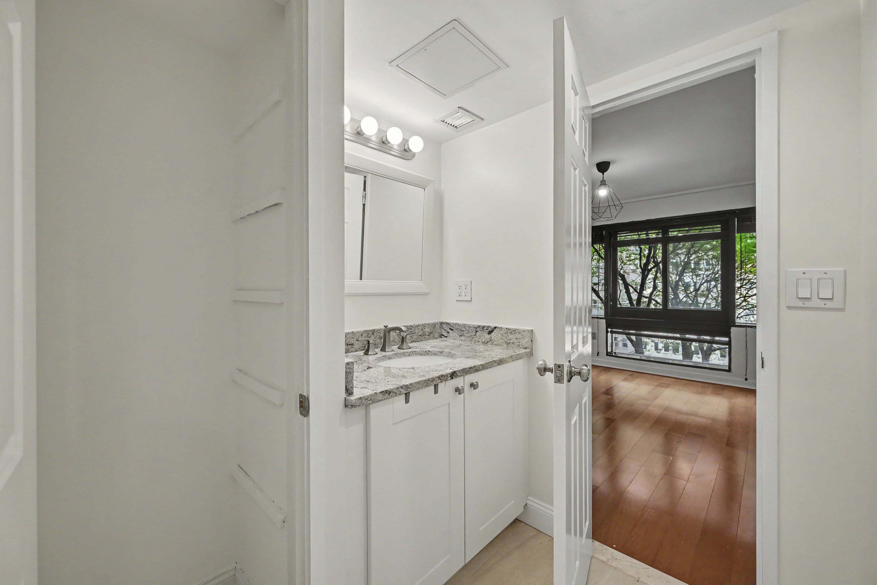  127 Greyrock Place APT 706 - 物件實景
