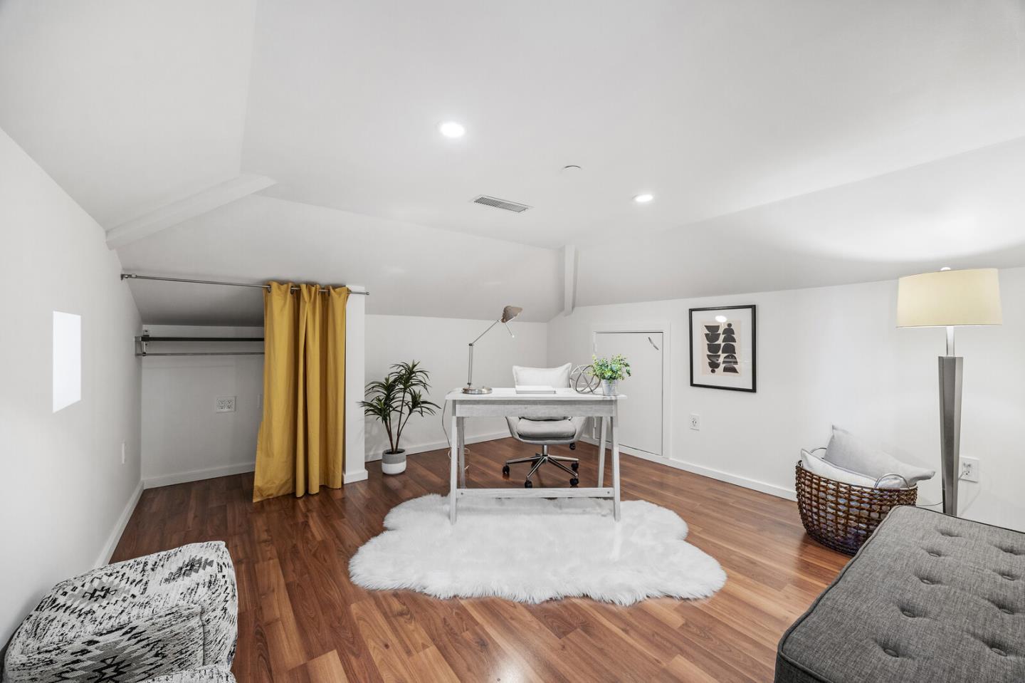 San Mateo, California, 94402, United States, 3 Bedrooms Bedrooms, ,2 BathroomsBathrooms,Residential,For Sale,1987583