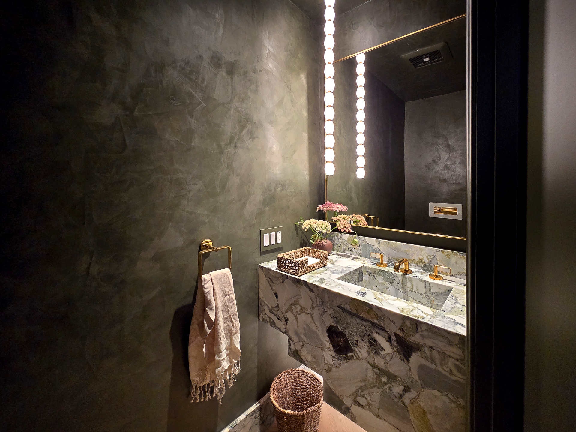  2288 Coldwater Canyon Dr - 物件實景