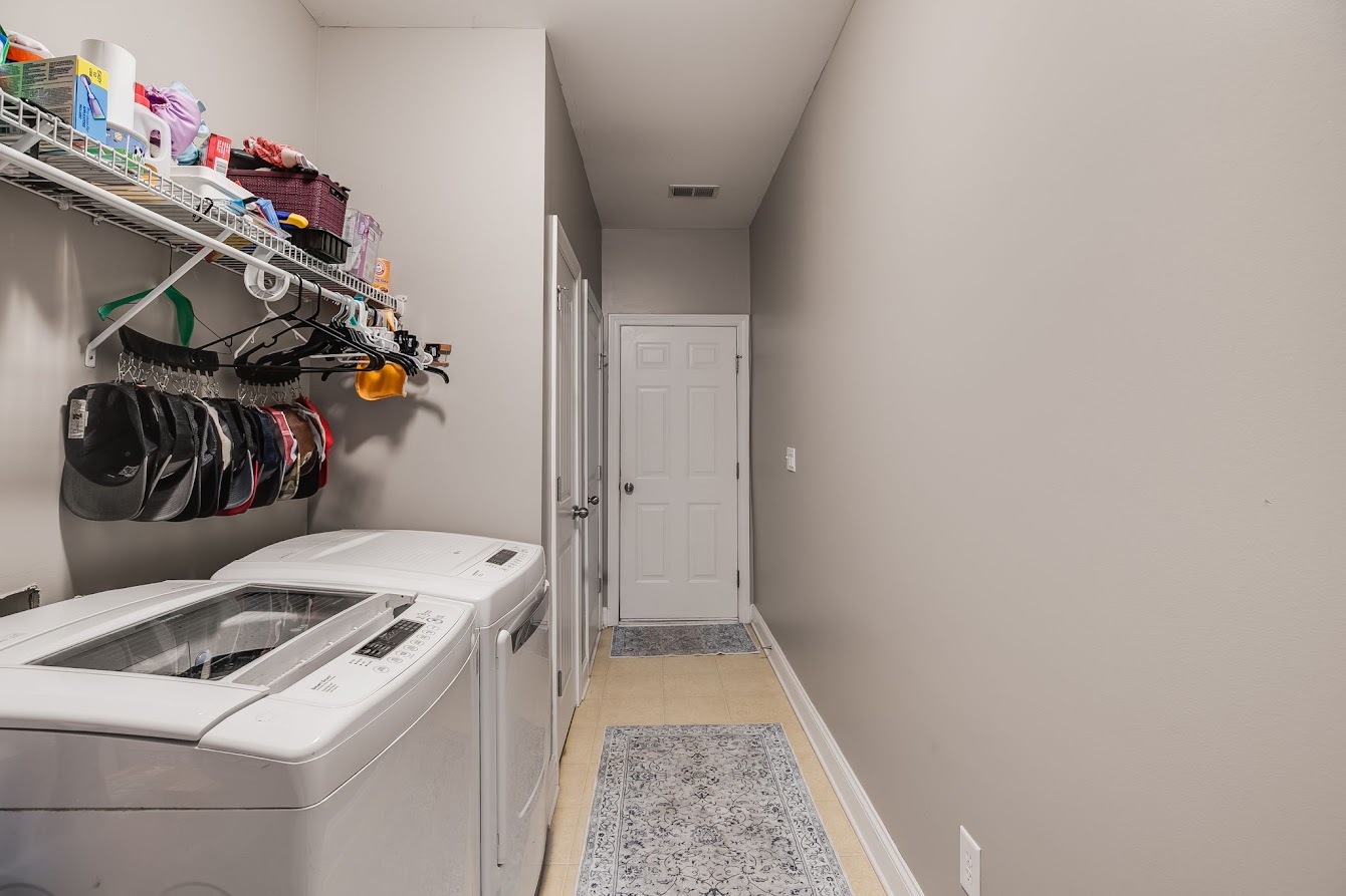 Whitesburg, Georgia, 30185, United States, 4 Bedrooms Bedrooms, ,3 BathroomsBathrooms,Residential,For Sale,1977664