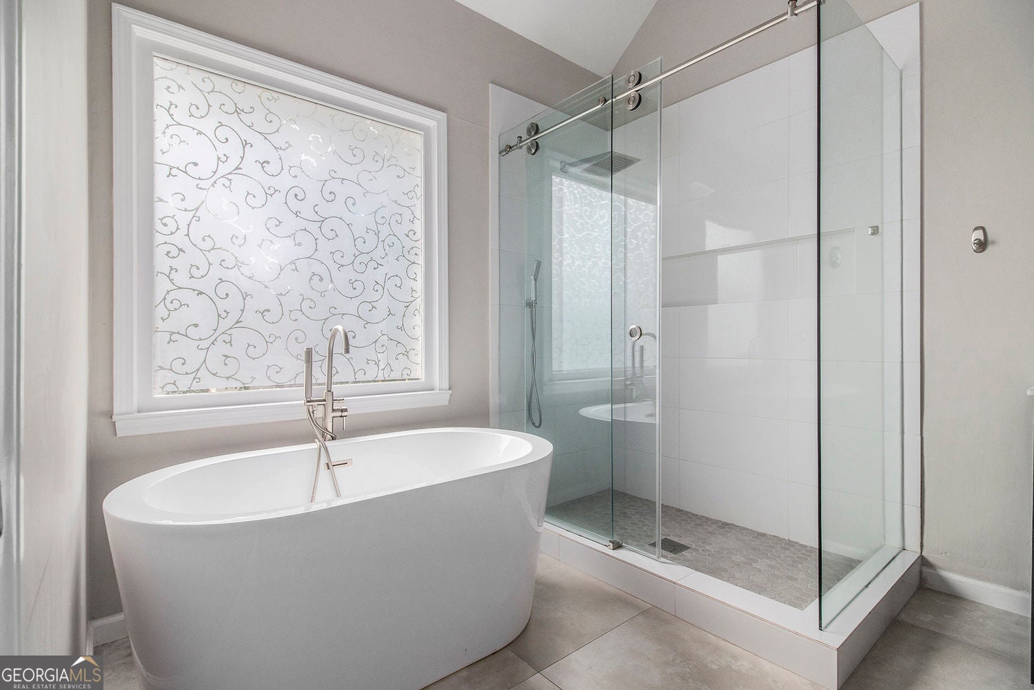 Johns Creek, Georgia, 30005, United States, 7 Bedrooms Bedrooms, ,5 BathroomsBathrooms,Residential,For Sale,1951994