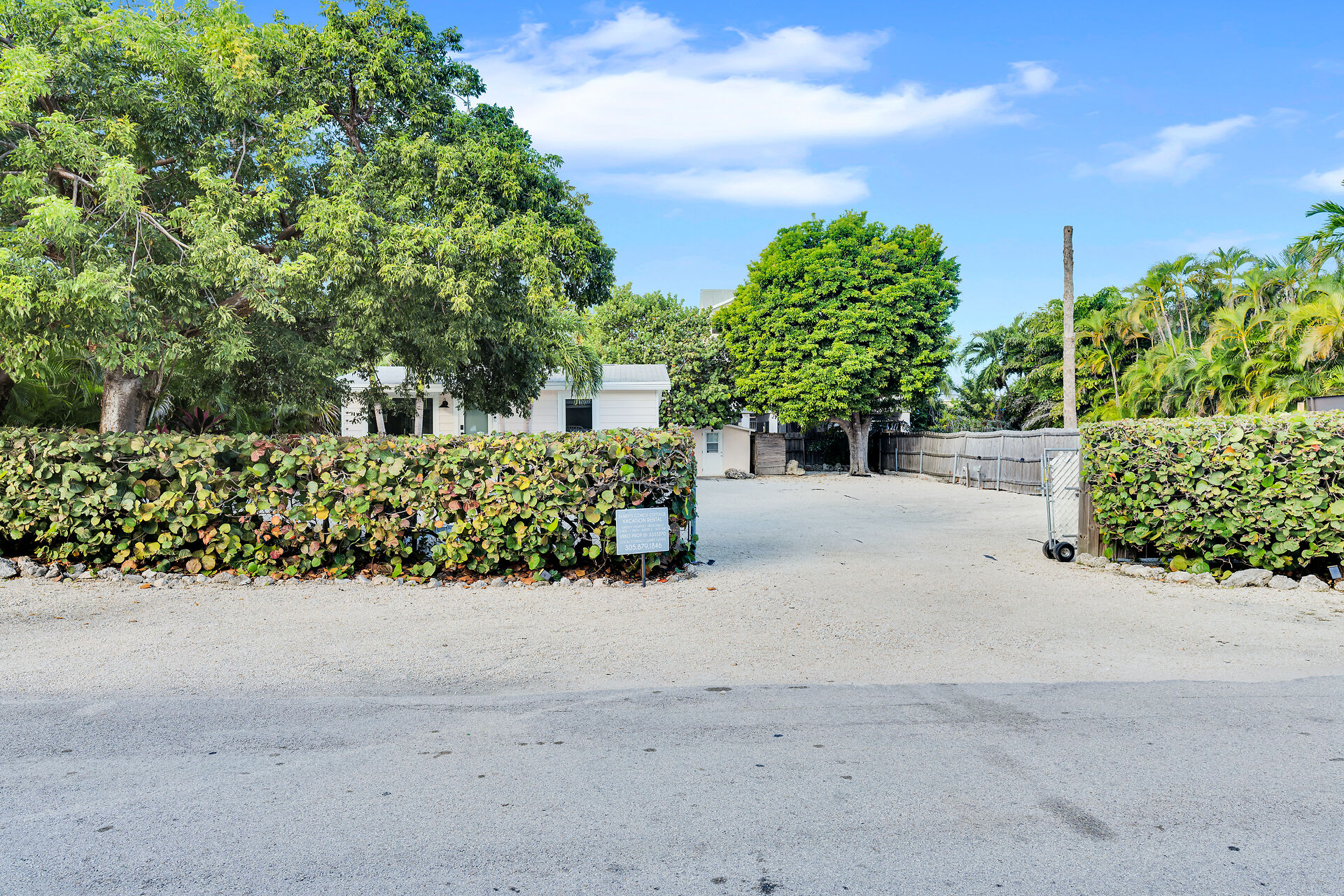  543 74th Street - 物件實景