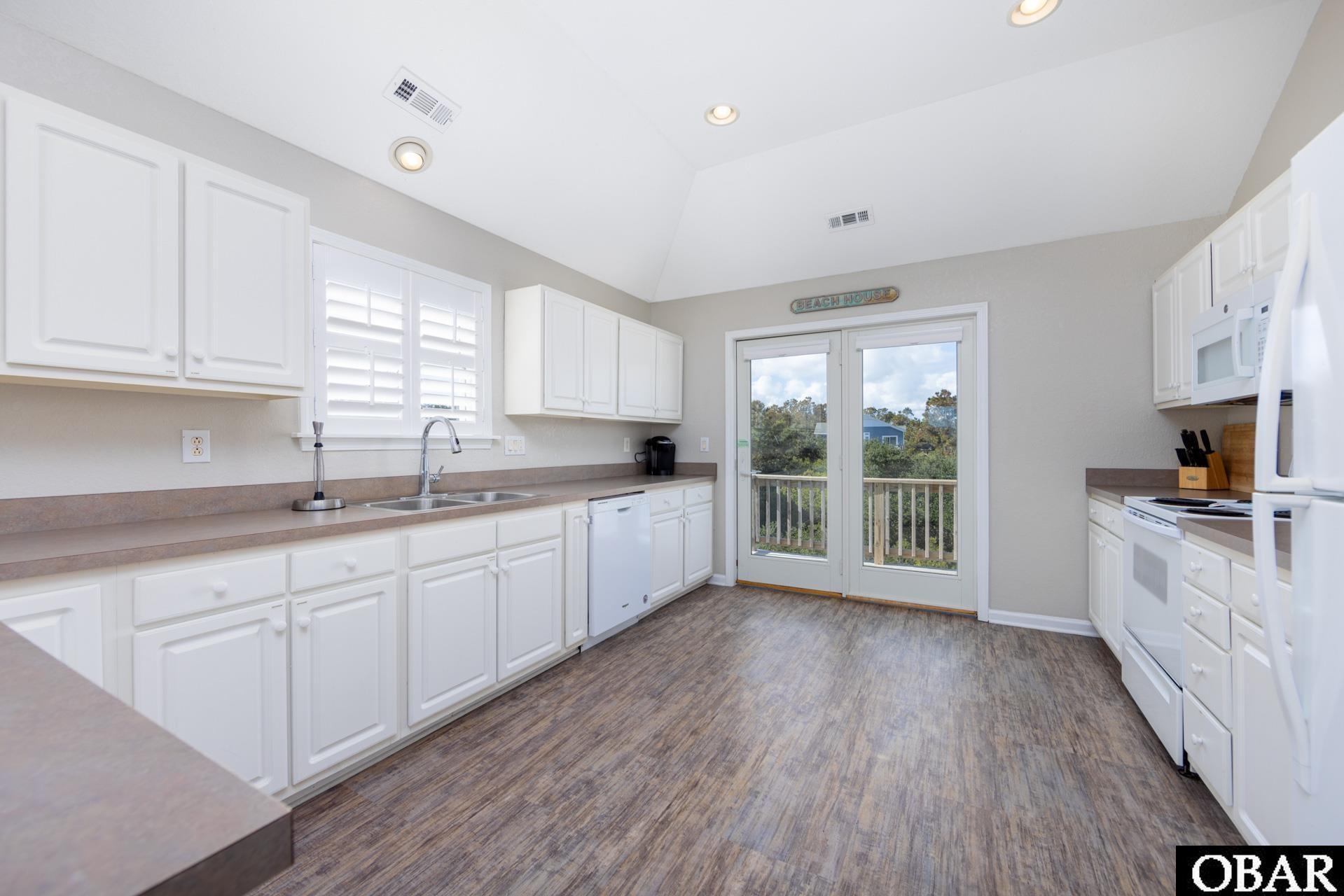 Corolla, North Carolina, 27927, United States, 6 Bedrooms Bedrooms, ,6 BathroomsBathrooms,Residential,For Sale,1827442