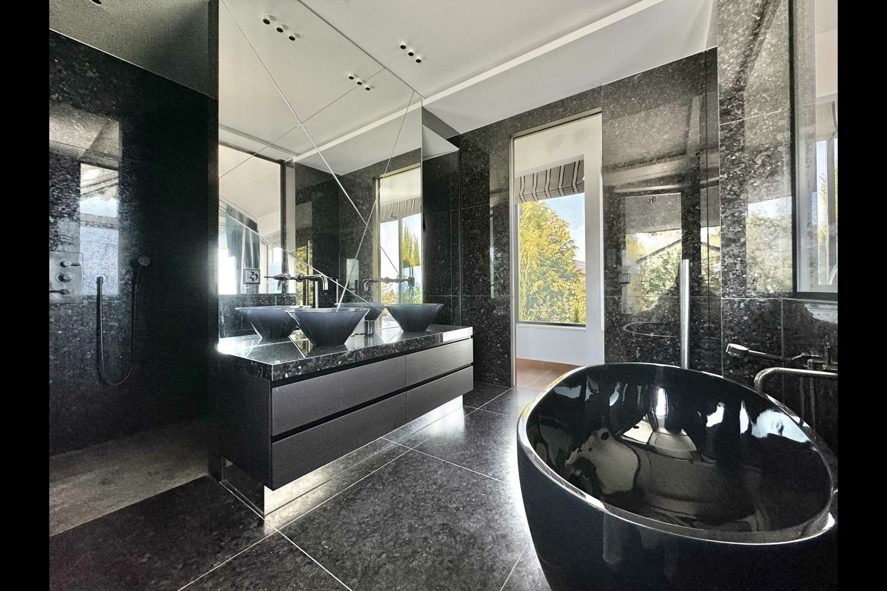  Ultra-contemporary property with lake view - 物件實景