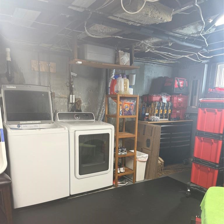 Ronkonkoma, New York, 11779, United States, 4 Bedrooms Bedrooms, ,2 BathroomsBathrooms,Residential,For Sale,1906484