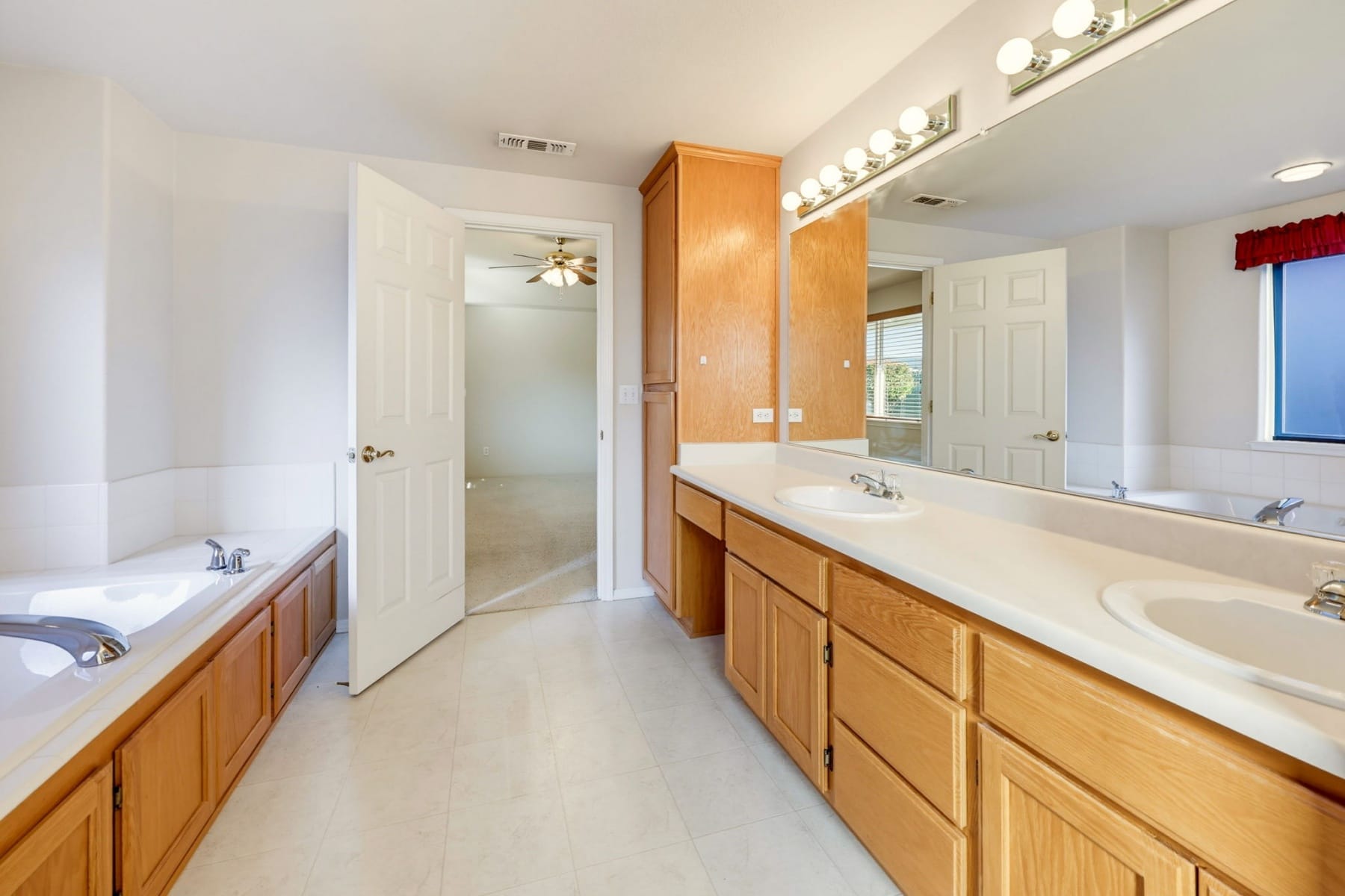  2300 Savannah Drive Central Point, OR 97502 - 物件實景