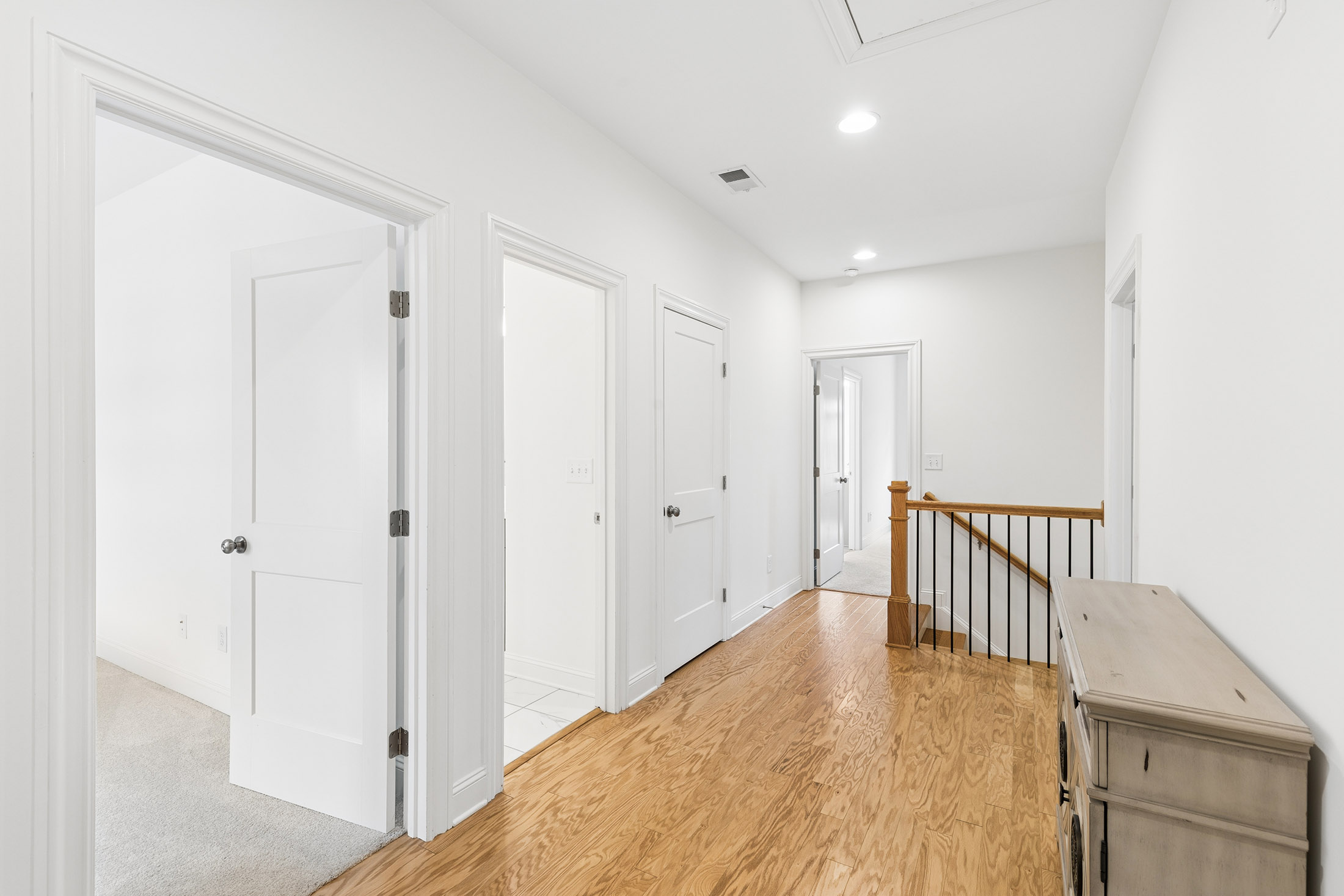  Freshly Updated and Move-in Ready Home in a Prime Westside Location - 物件實景