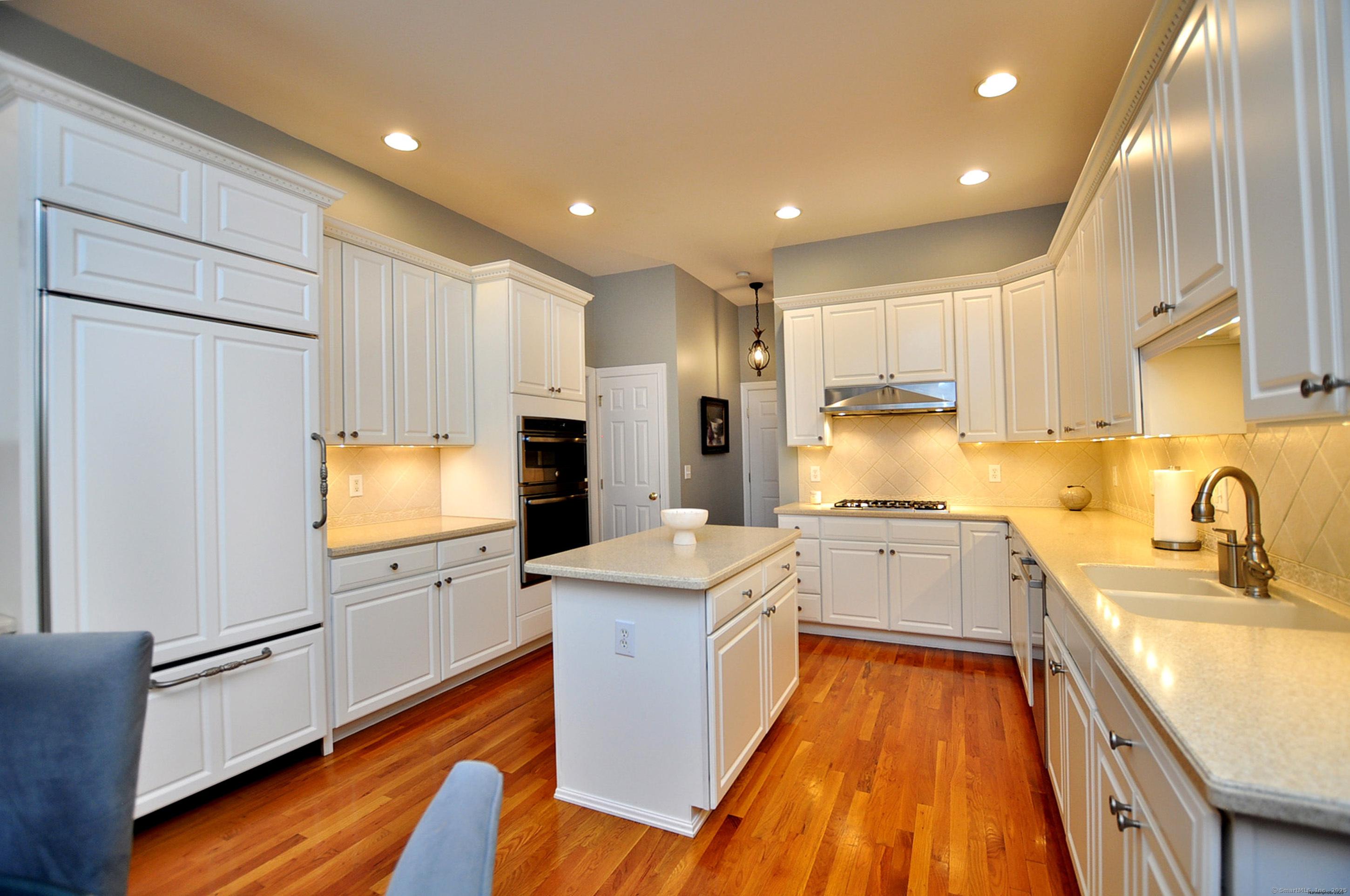 Avon, Connecticut, 06001, United States, 2 Bedrooms Bedrooms, ,4 BathroomsBathrooms,Residential,For Sale,1910555