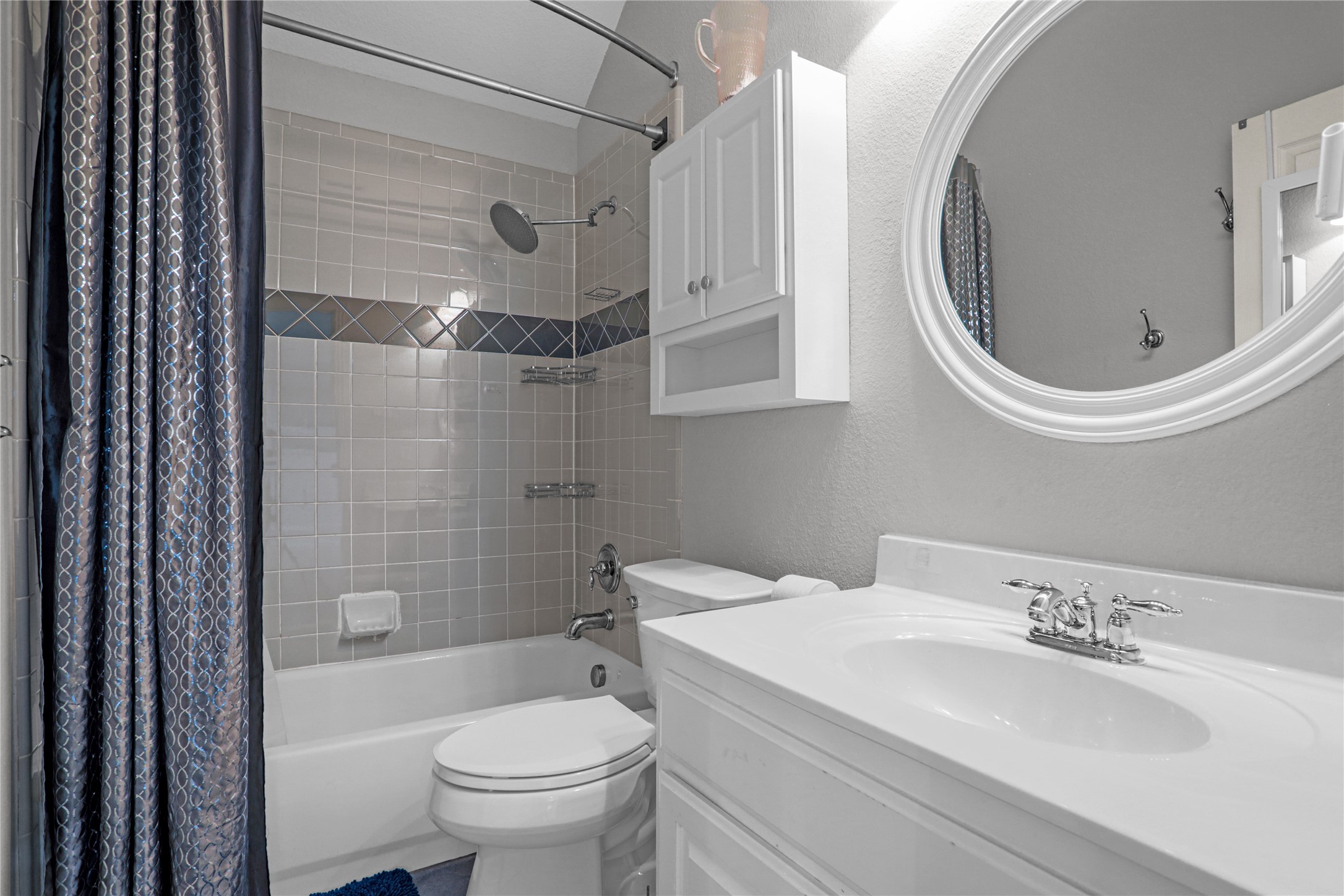 North Richland Hills, Texas, 76180, United States, 5 Bedrooms Bedrooms, ,4 BathroomsBathrooms,Residential,For Sale,1946878