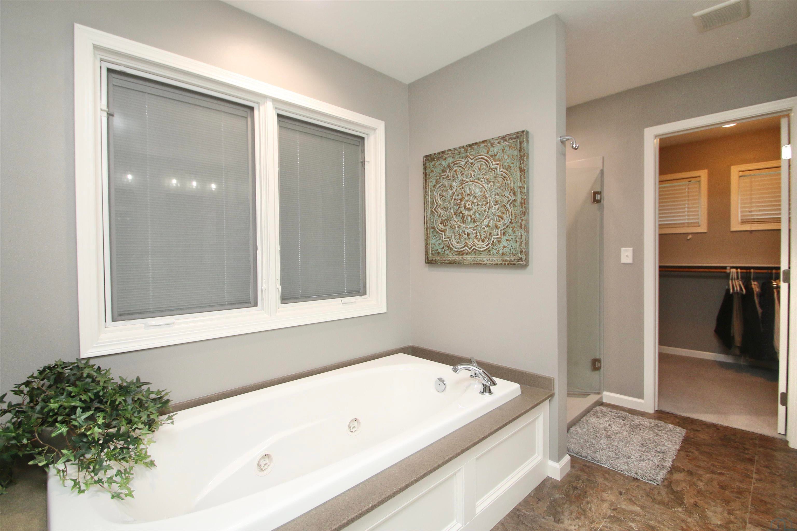 Dakota Dunes, South Dakota, 57049, United States, 4 Bedrooms Bedrooms, ,3 BathroomsBathrooms,Residential,For Sale,2033503