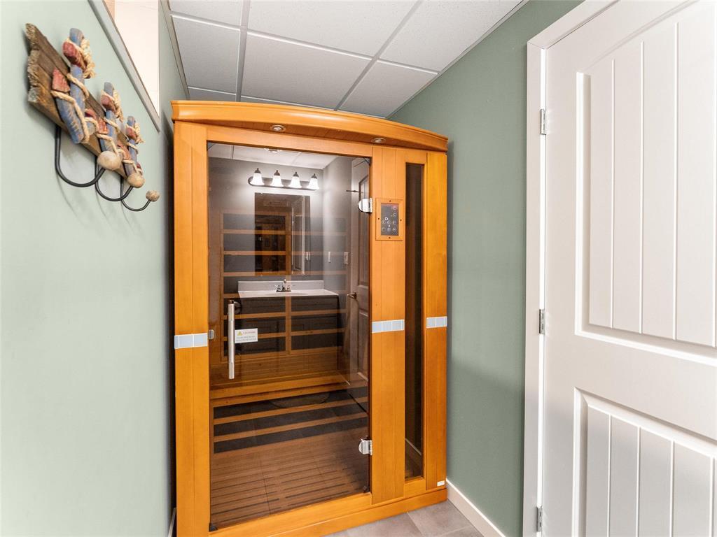 LESTER BEACH, Manitoba, R0E 0E0, CA, 4 Bedrooms Bedrooms, ,3 BathroomsBathrooms,Residential,For Sale,1949698