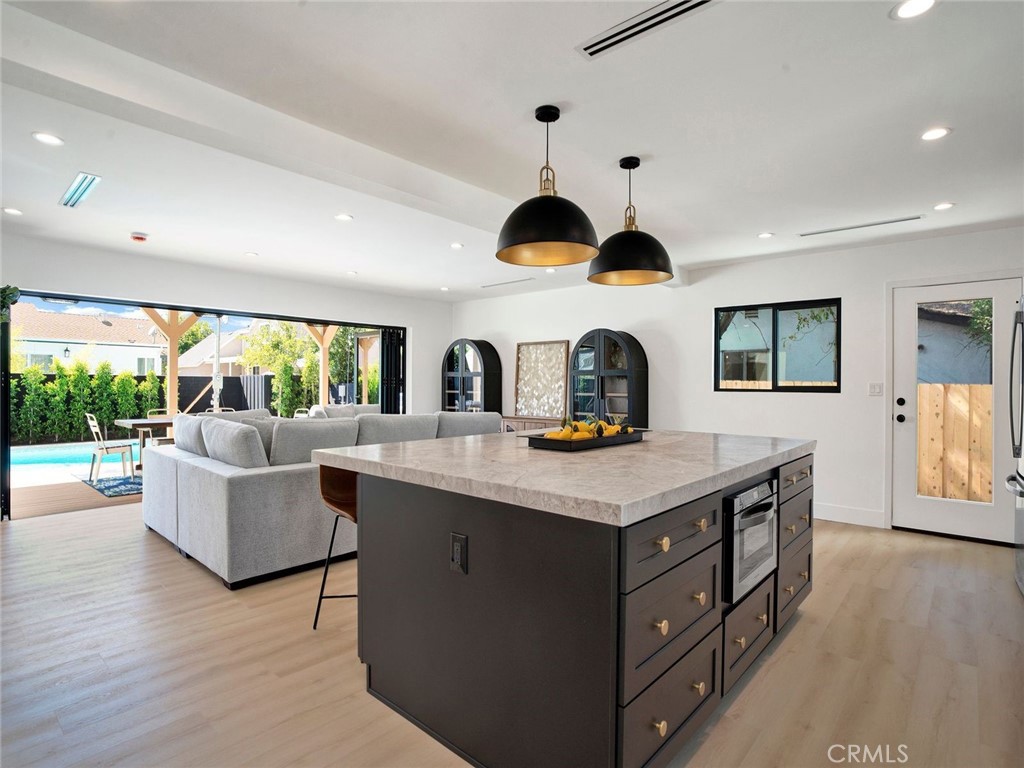 West Hills, California, 91307, United States, 4 Bedrooms Bedrooms, ,2 BathroomsBathrooms,Residential,For Sale,1994248