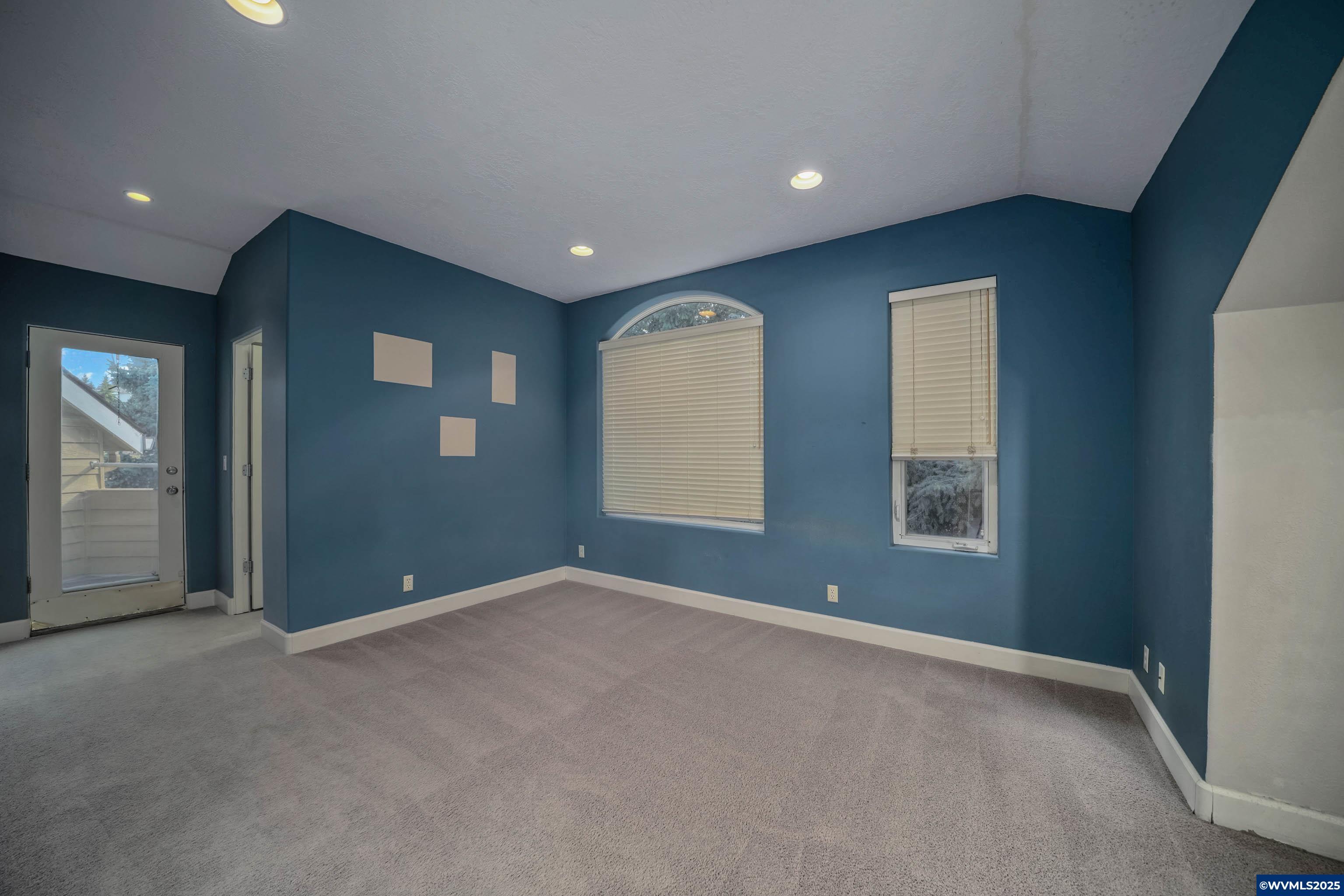 Salem, Oregon, 97306, United States, 6 Bedrooms Bedrooms, ,5 BathroomsBathrooms,Residential,For Sale,1911062