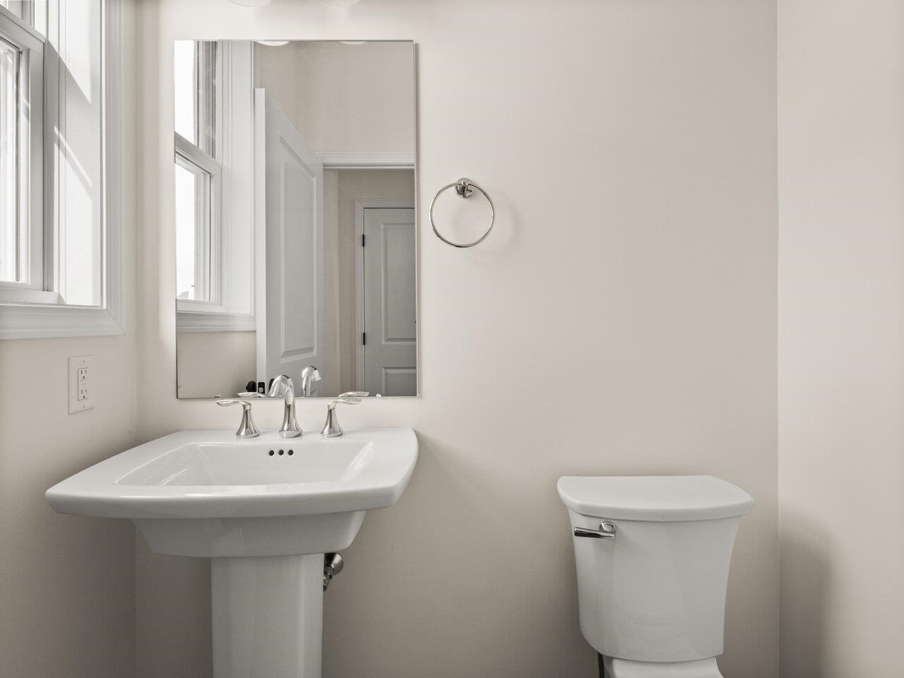 South Burlington, Vermont, 05403, United States, 3 Bedrooms Bedrooms, ,2 BathroomsBathrooms,Residential,For Sale,1939047