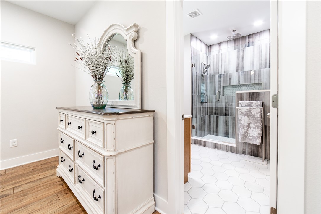 Bella Vista, Arkansas, 72714, United States, 3 Bedrooms Bedrooms, ,3 BathroomsBathrooms,Residential,For Sale,1959156