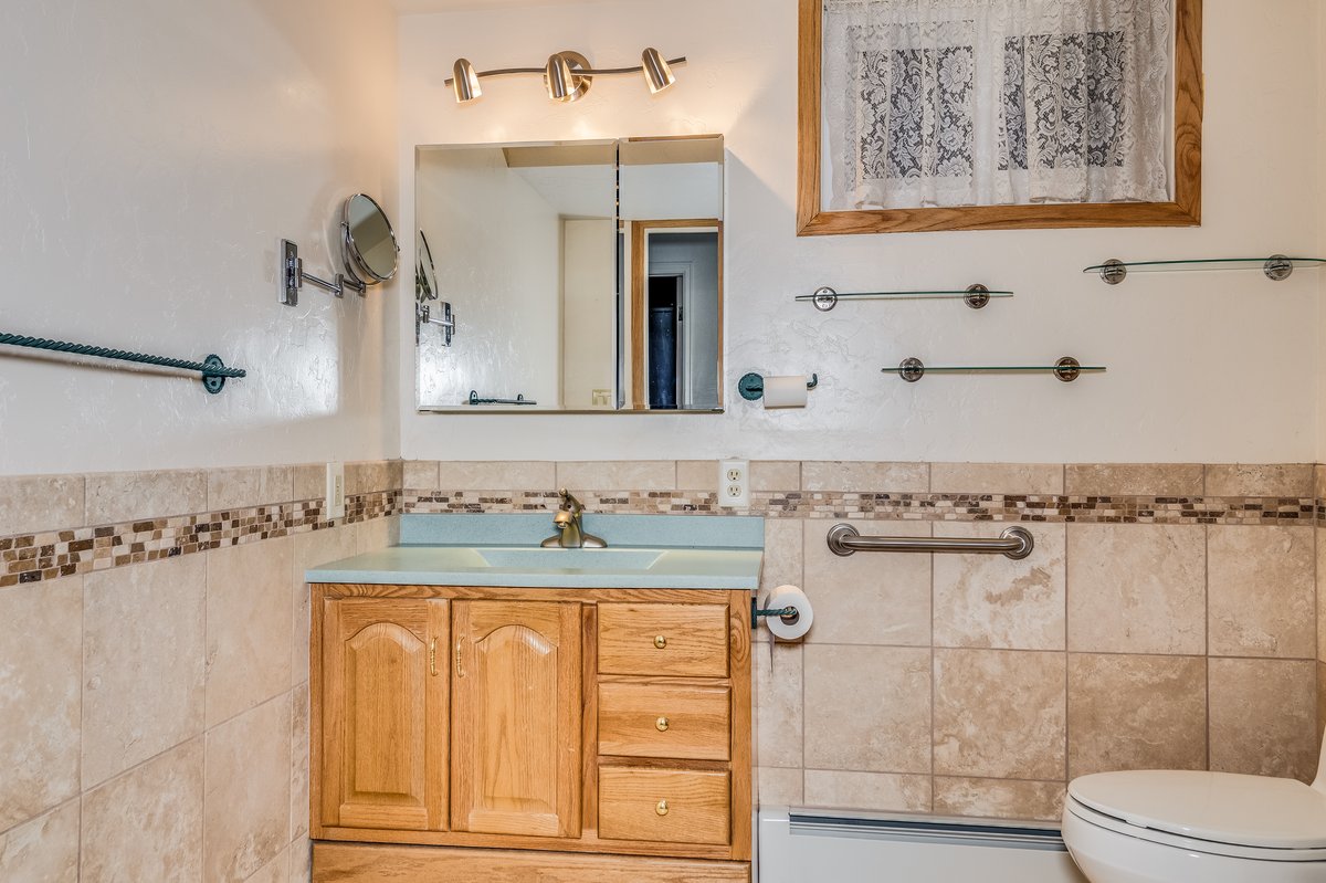 Cheyenne, Wyoming, 82009, United States, 5 Bedrooms Bedrooms, ,3 BathroomsBathrooms,Residential,For Sale,1981305