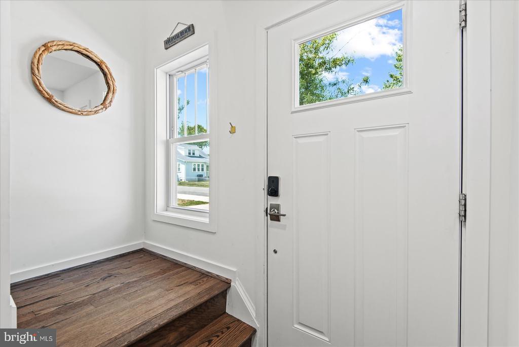 Colonial Beach, Virginia, 22443, United States, 4 Bedrooms Bedrooms, ,4 BathroomsBathrooms,Residential,For Sale,1898525