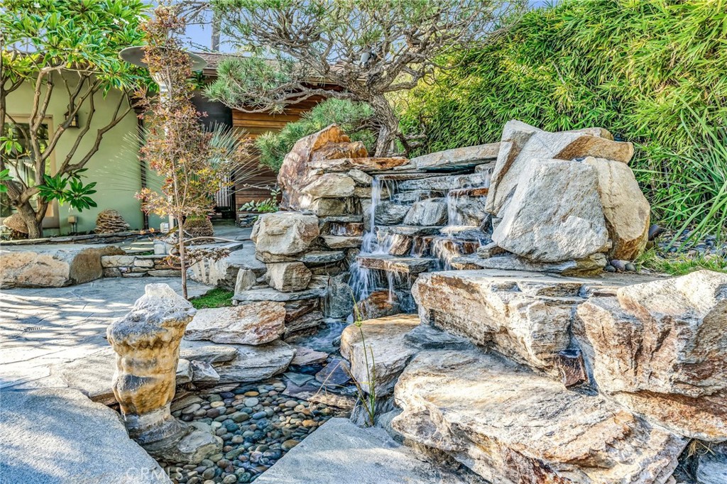 San Marino, California, 91108, United States, 5 Bedrooms Bedrooms, ,6 BathroomsBathrooms,Residential,For Sale,1686890