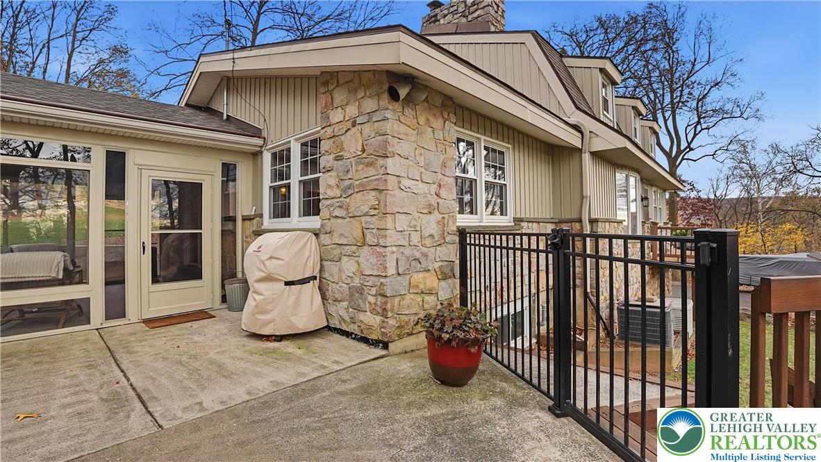 Allentown City, Pennsylvania, 18103, United States, 3 Bedrooms Bedrooms, ,2 BathroomsBathrooms,Residential,For Sale,1993437