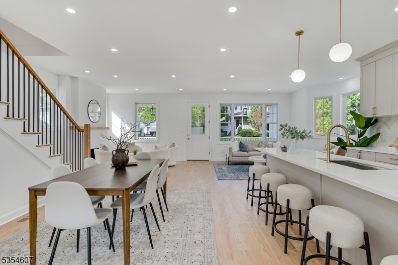 Chatham Boro, New Jersey, 07928, United States, 5 Bedrooms Bedrooms, ,5 BathroomsBathrooms,Residential,For Sale,1805398