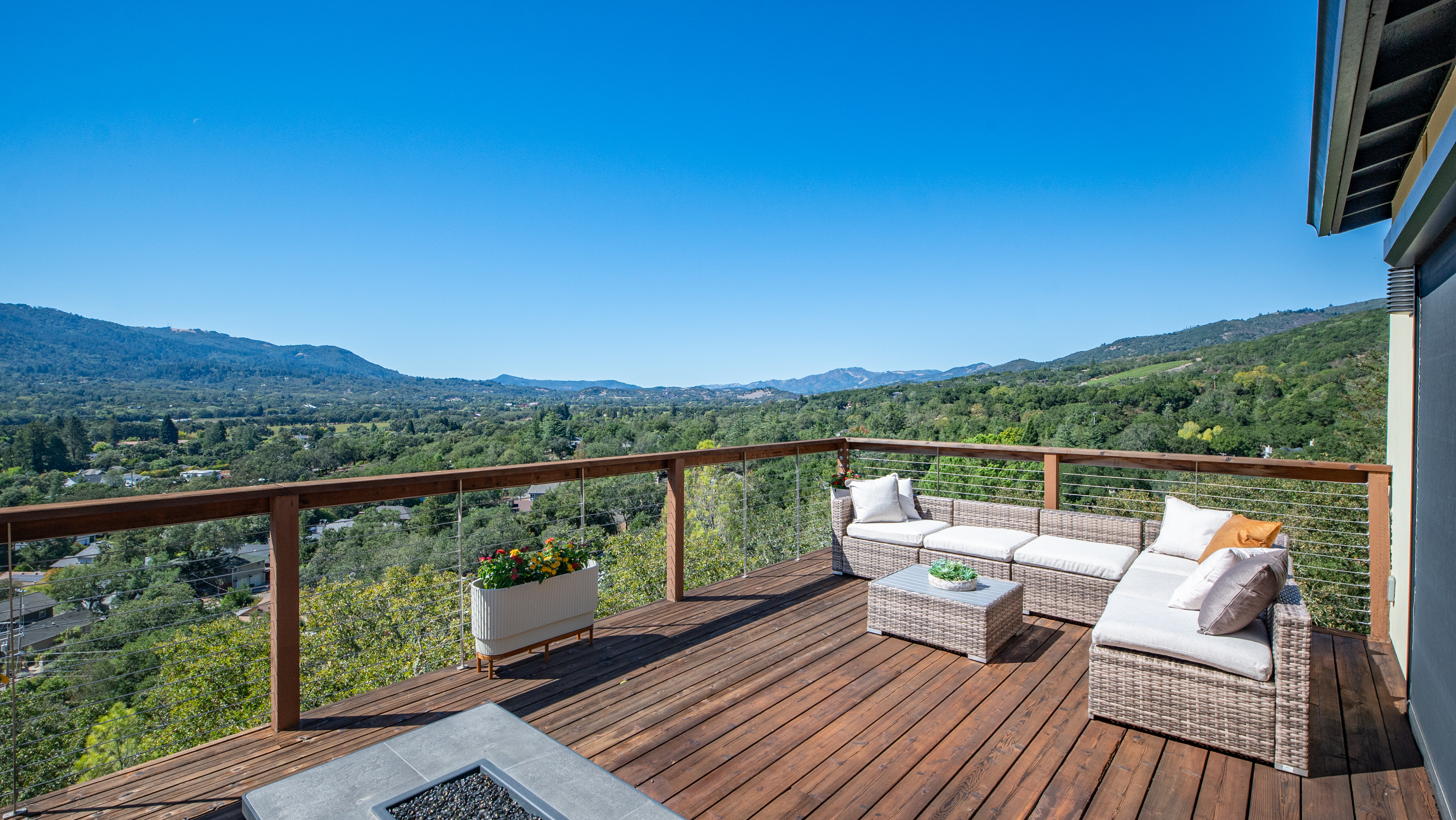  Panoramic Sonoma Views & Income-Producing ADU - 物件實景