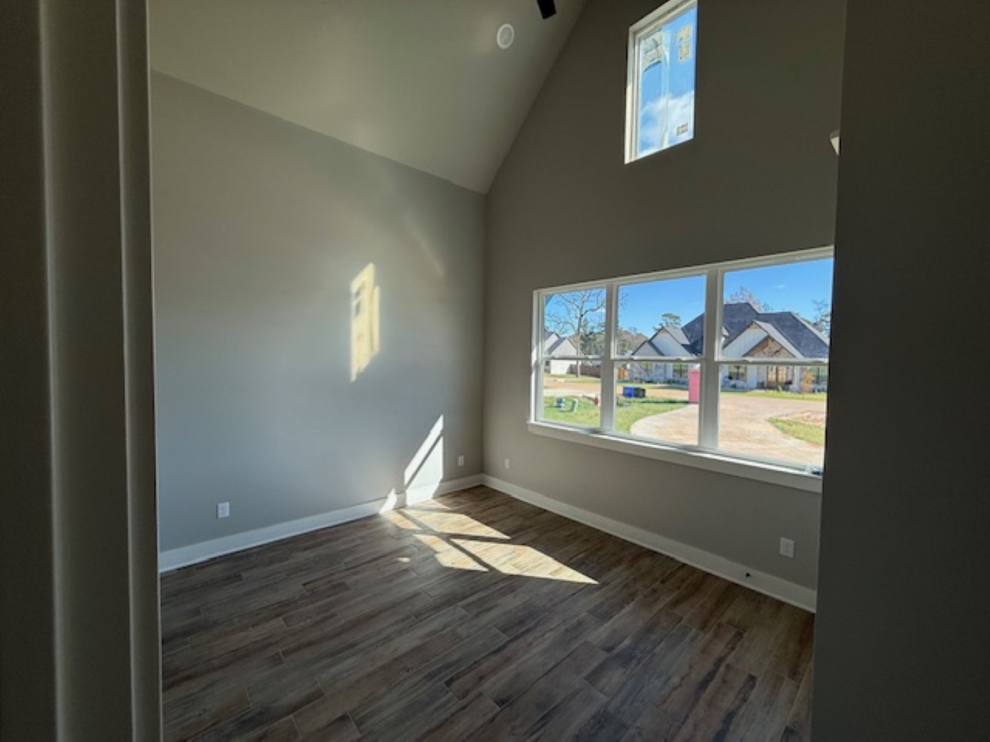 Tyler, Texas, 75706, United States, 4 Bedrooms Bedrooms, ,4 BathroomsBathrooms,Residential,For Sale,1983227