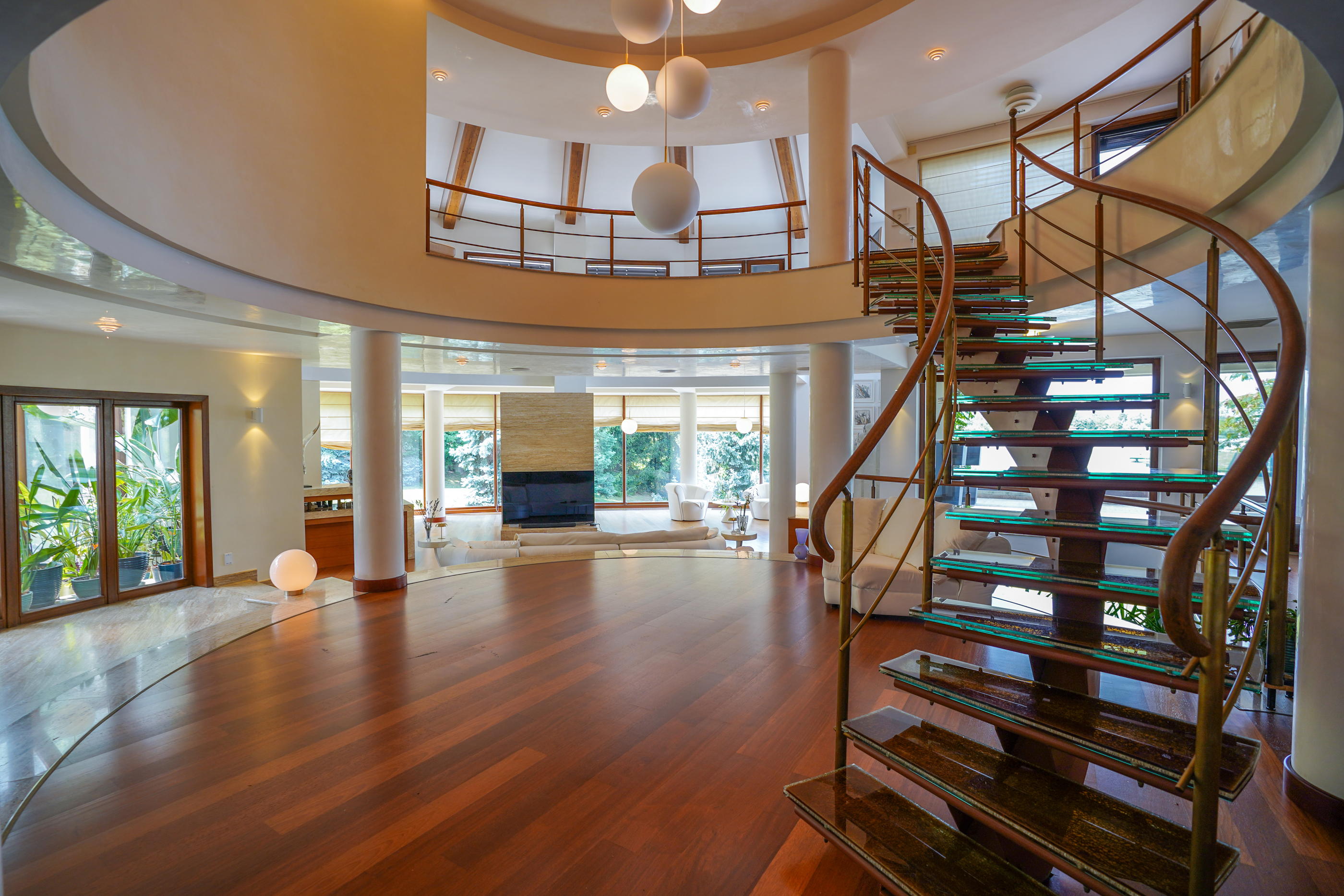  Villa with Private Peninsula and Panoramic Lake Views, Corbeanca - 物件實景