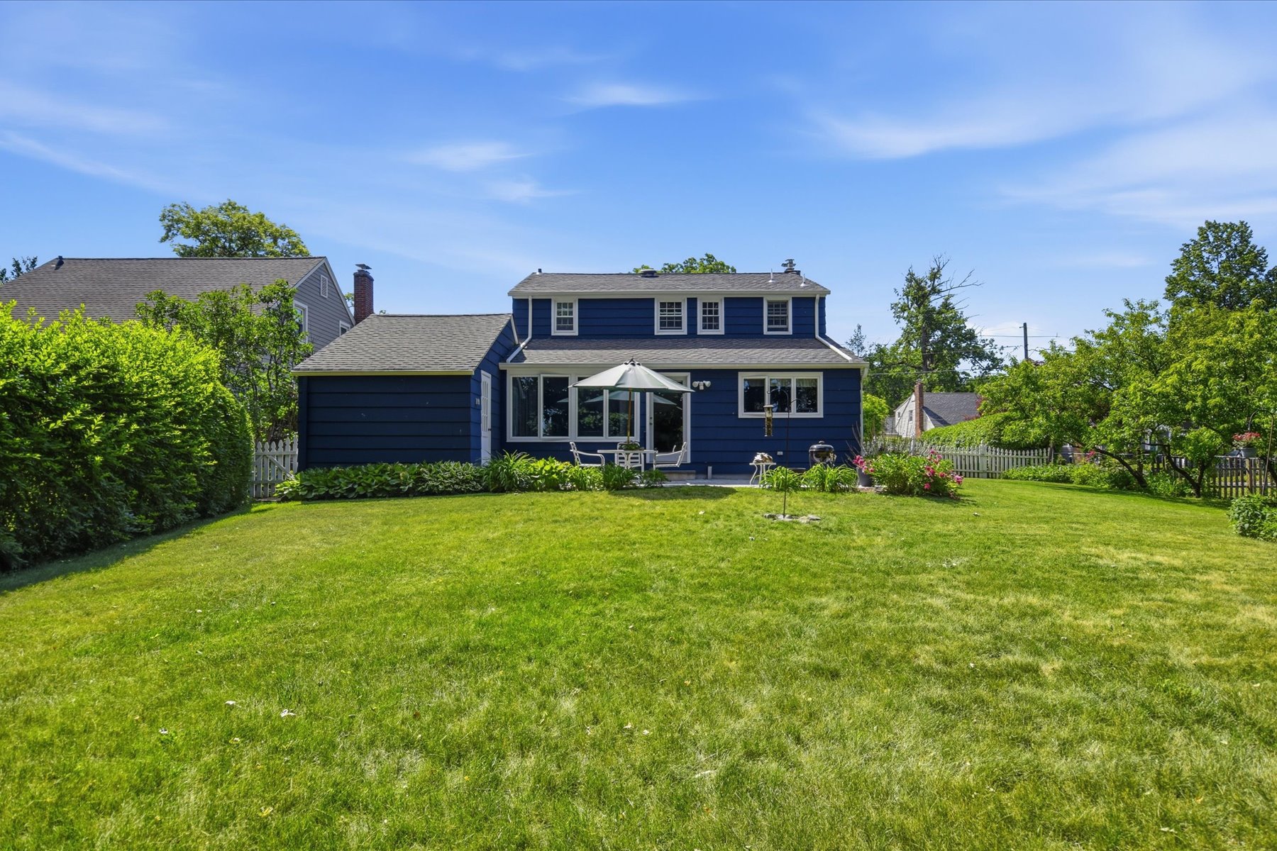  ?Shadylawn? Neighborhood Cape Cod Home With a Flowing Floorplan - 物件實景
