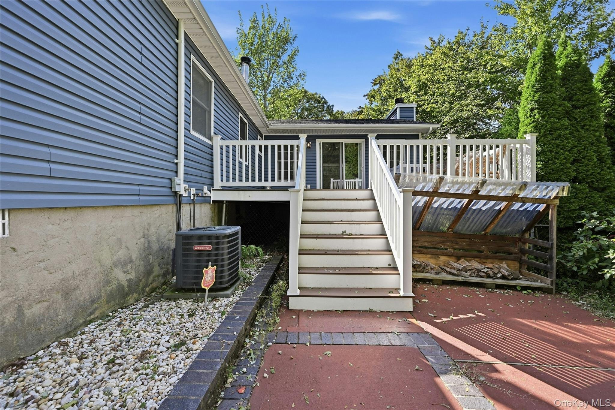  82 Oakwood Drive, Wading River, NY, 11792 - 物件實景