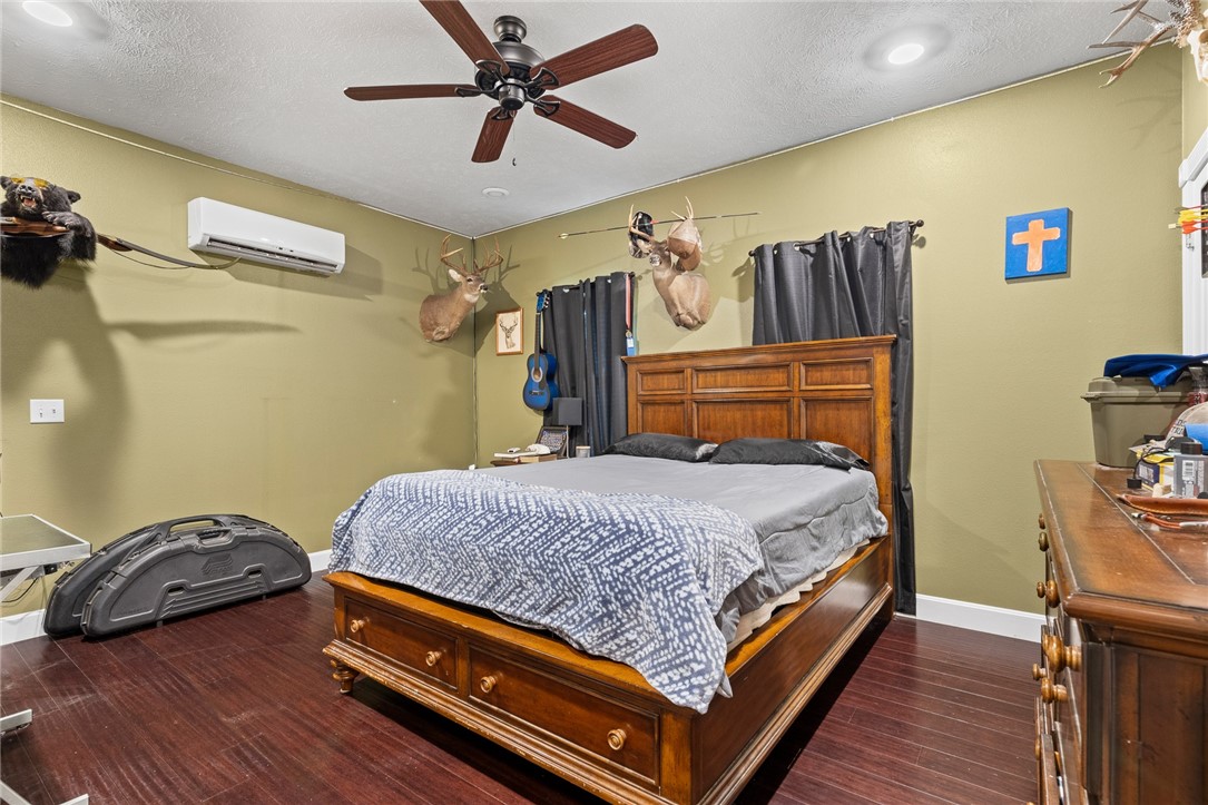 Dogpatch, Arkansas, 72648, United States, 3 Bedrooms Bedrooms, ,3 BathroomsBathrooms,Residential,For Sale,1958320