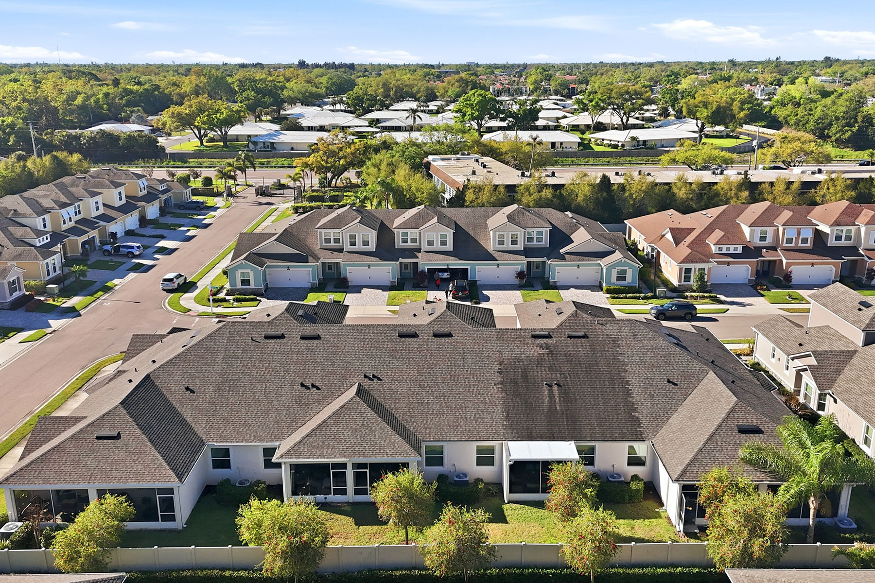  ENCLAVE/FRST LAKES - 物件實景