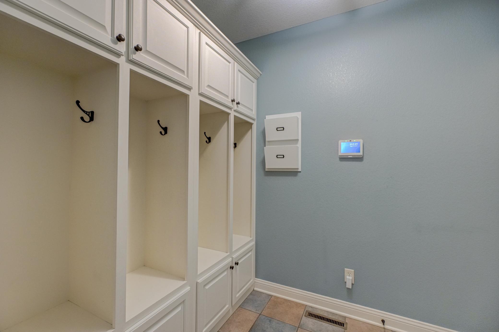 Eau Claire, Wisconsin, 54701, United States, 6 Bedrooms Bedrooms, ,2 BathroomsBathrooms,Residential,For Sale,1992855