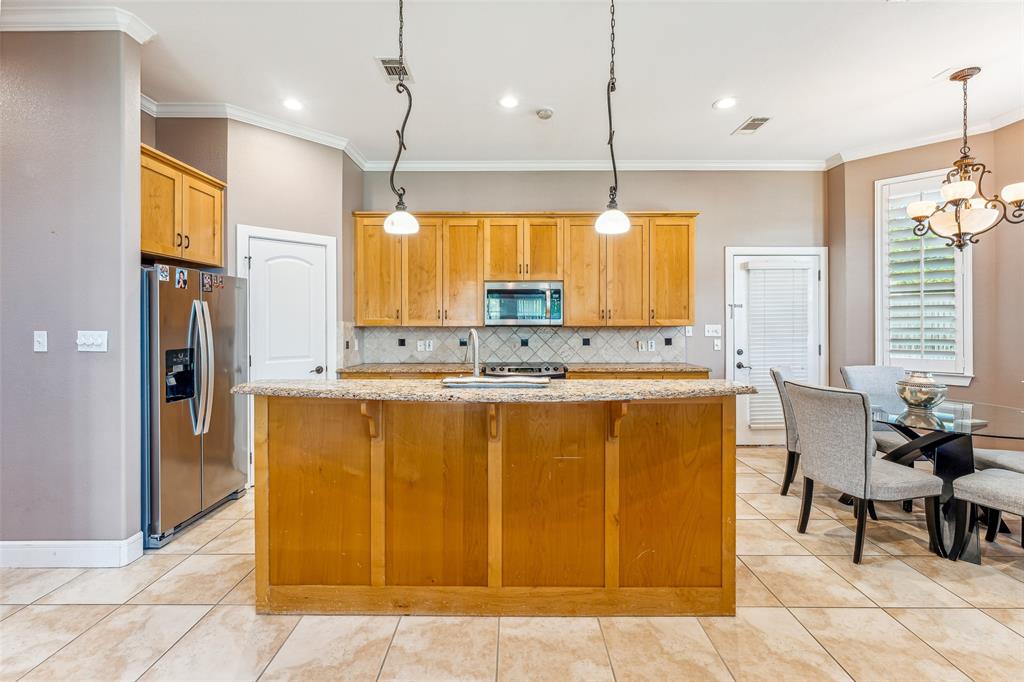 Granbury, Texas, 76048, United States, 4 Bedrooms Bedrooms, ,3 BathroomsBathrooms,Residential,For Sale,1978799