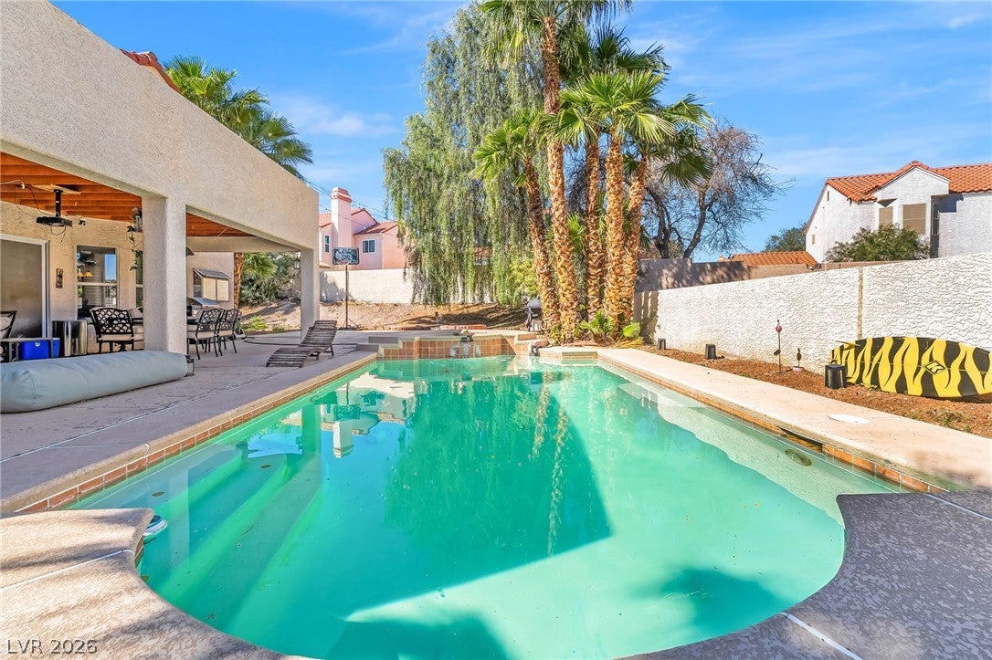 Henderson, Nevada, 89014, United States, 4 Bedrooms Bedrooms, ,3 BathroomsBathrooms,Residential,For Sale,2028376