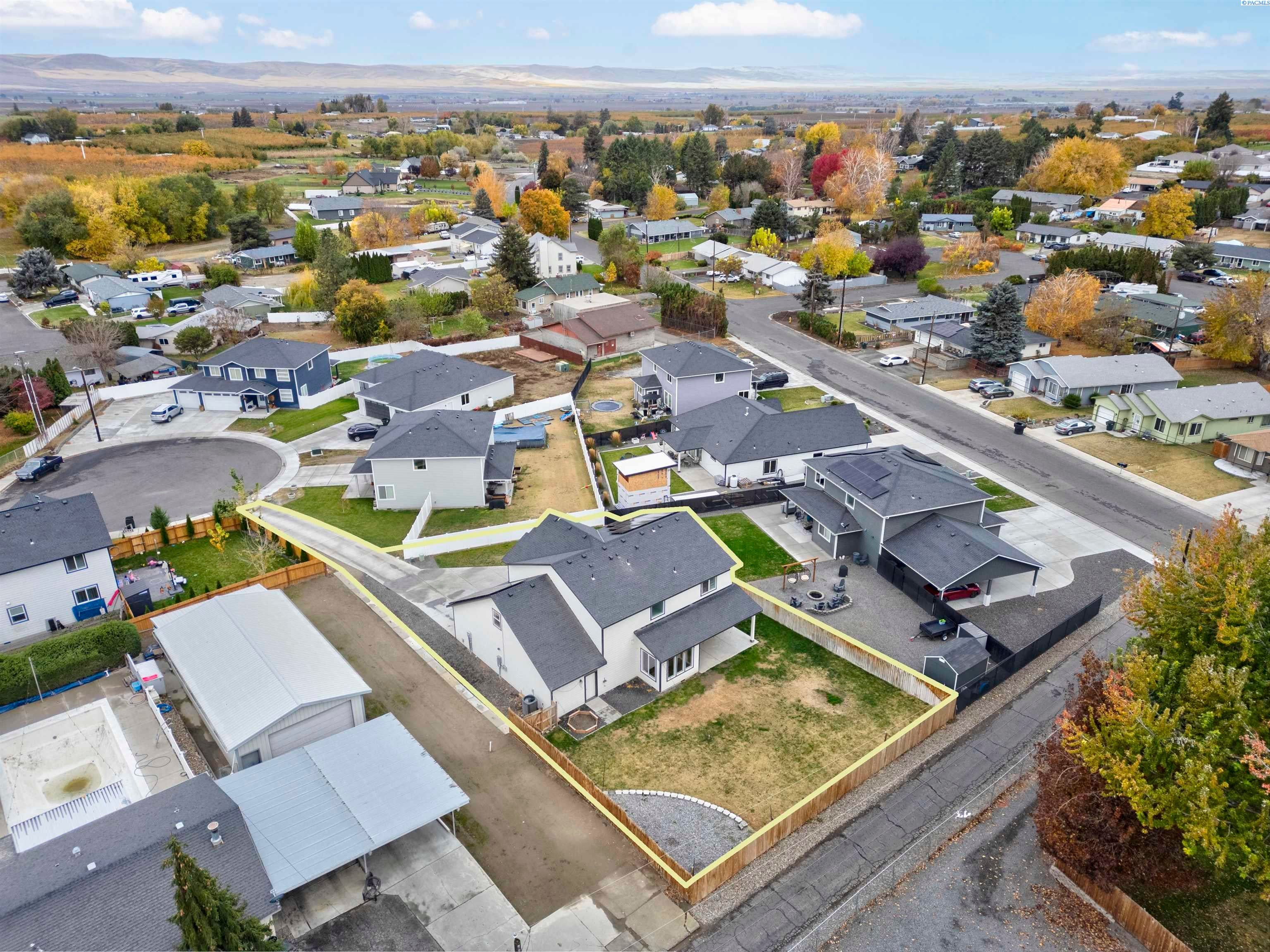 Grandview, Washington, 98930, United States, 5 Bedrooms Bedrooms, ,3 BathroomsBathrooms,Residential,For Sale,1988632