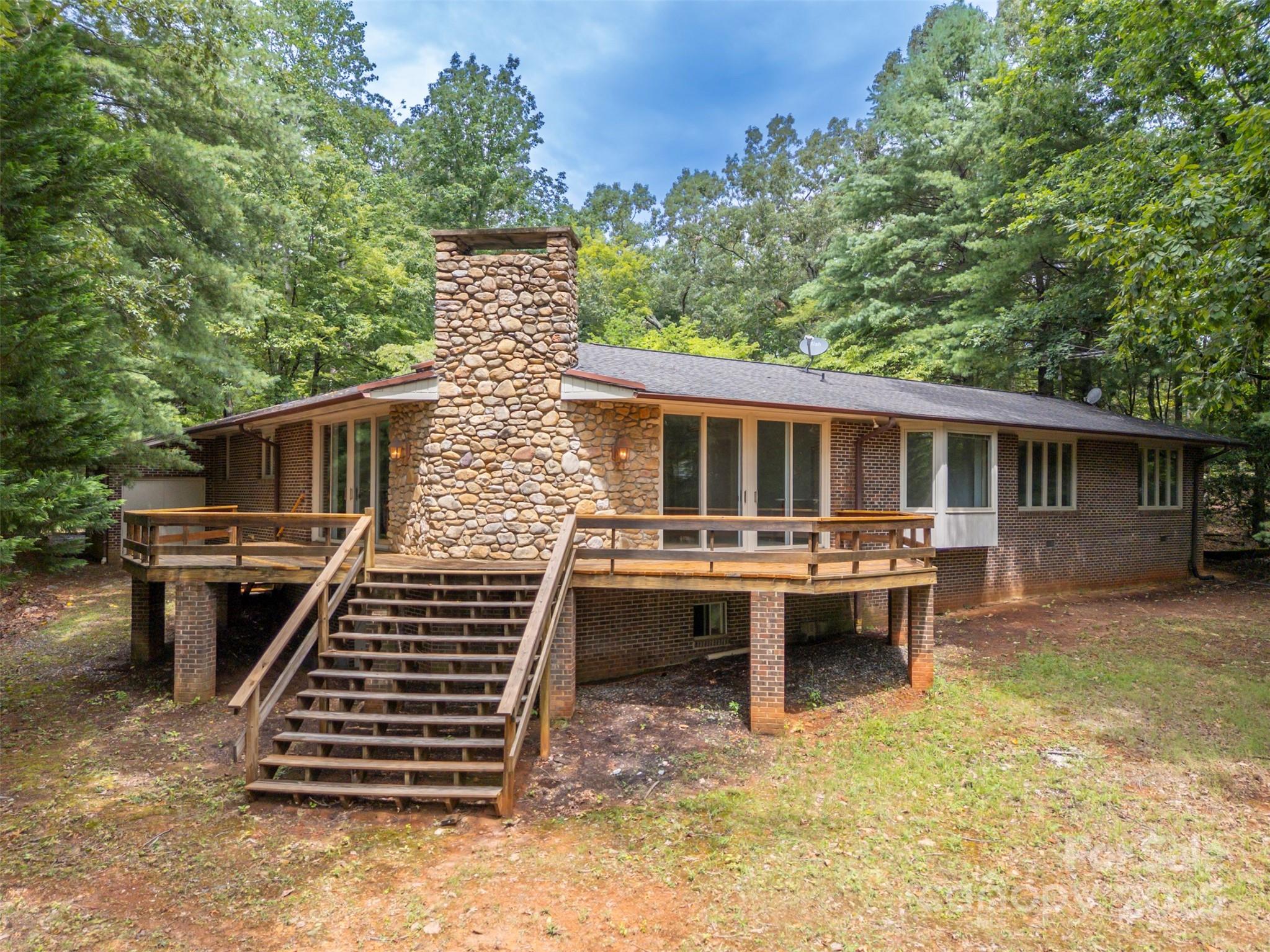 Tryon, North Carolina, 28782, United States, 3 Bedrooms Bedrooms, ,3 BathroomsBathrooms,Residential,For Sale,1918152