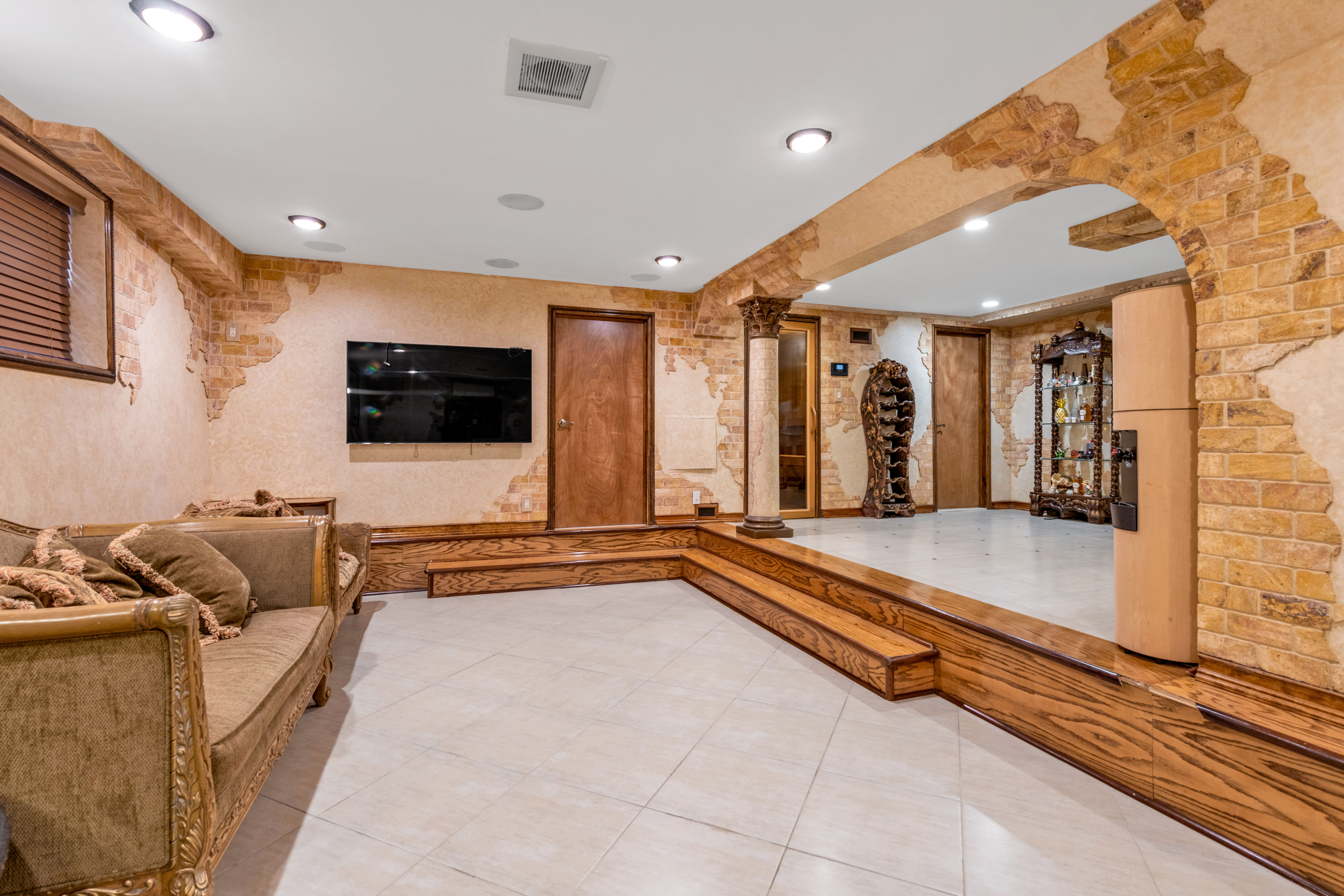  72-07 112th Street, Forest Hills, NY 11375 - 物件實景
