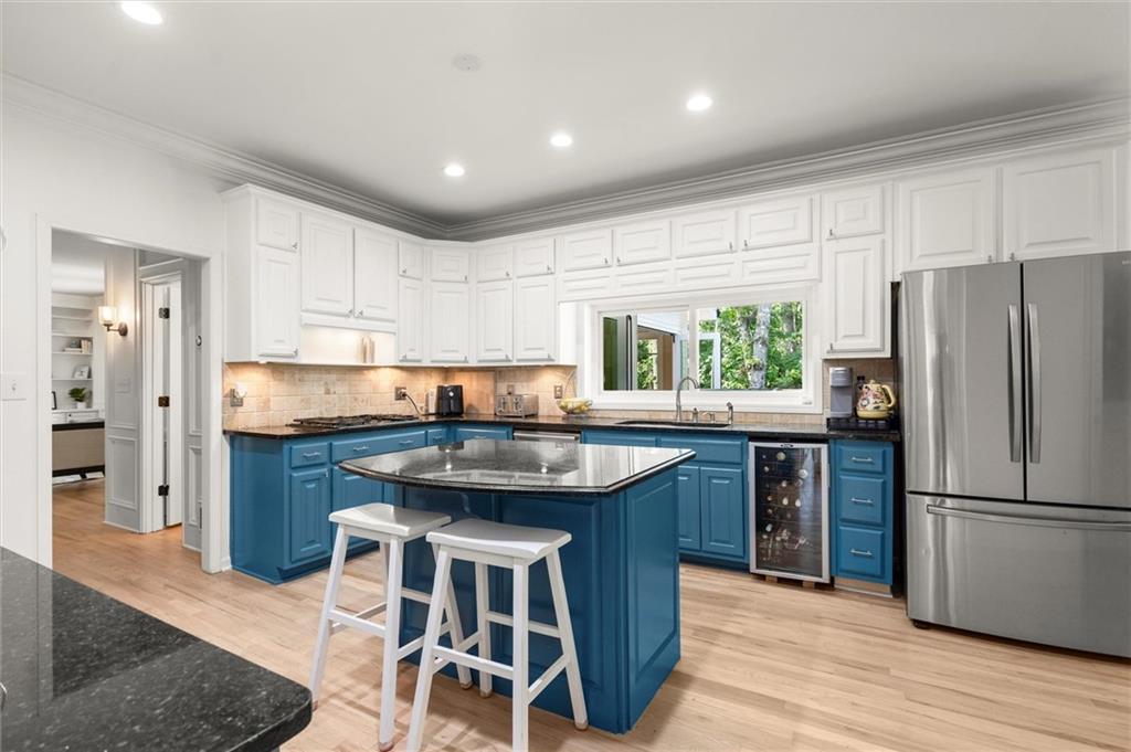 Roswell, Georgia, 30075, United States, 5 Bedrooms Bedrooms, ,5 BathroomsBathrooms,Residential,For Sale,1903038