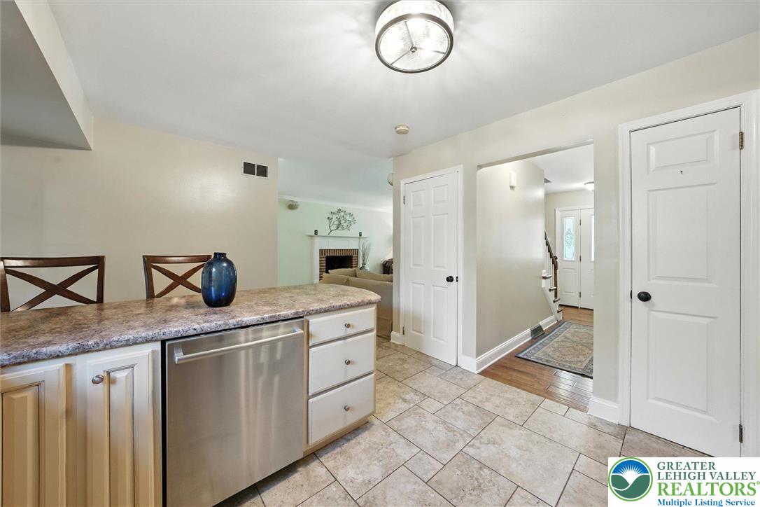 Hanover Twp, Pennsylvania, 18017, United States, 3 Bedrooms Bedrooms, ,3 BathroomsBathrooms,Residential,For Sale,1947788