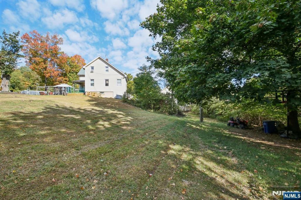 Ridgewood, New Jersey, 07450, United States, 3 Bedrooms Bedrooms, ,2 BathroomsBathrooms,Residential,For Sale,1988211