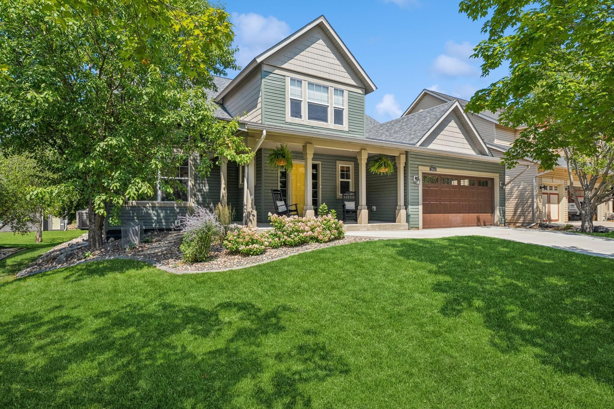 Woodbury, Minnesota, 55129, United States, 5 Bedrooms Bedrooms, ,3 BathroomsBathrooms,Residential,For Sale,1917665