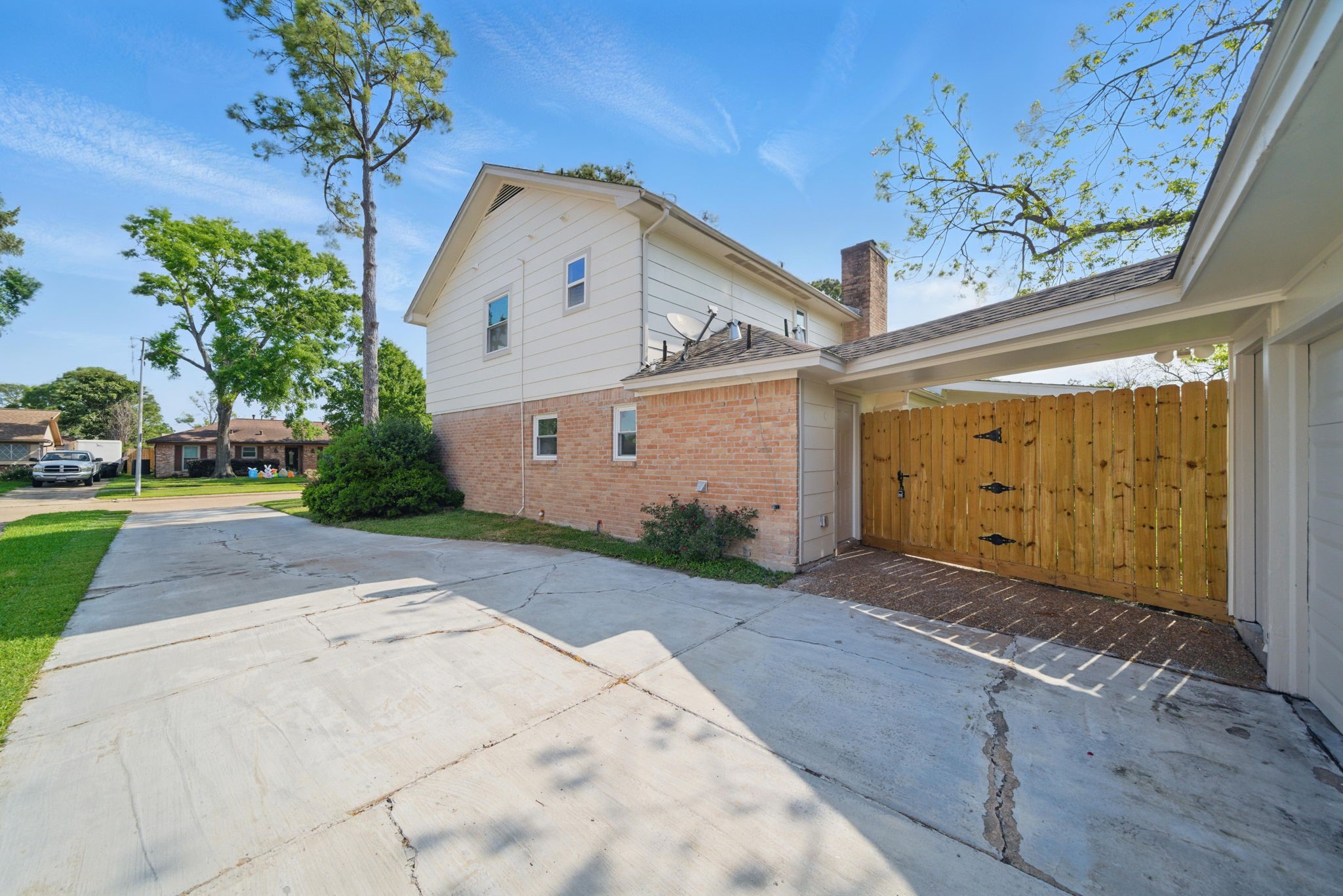  9711 Derrik Drive - 物件實景