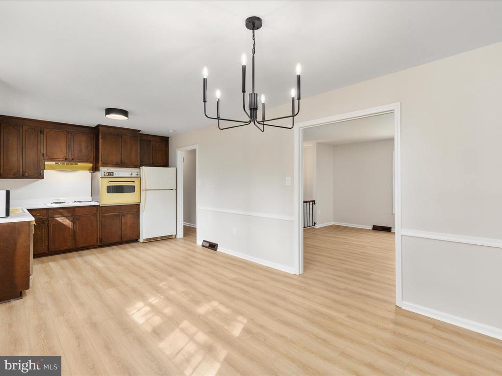 Leesburg, Virginia, 20176, United States, 6 Bedrooms Bedrooms, ,3 BathroomsBathrooms,Residential,For Sale,1979496