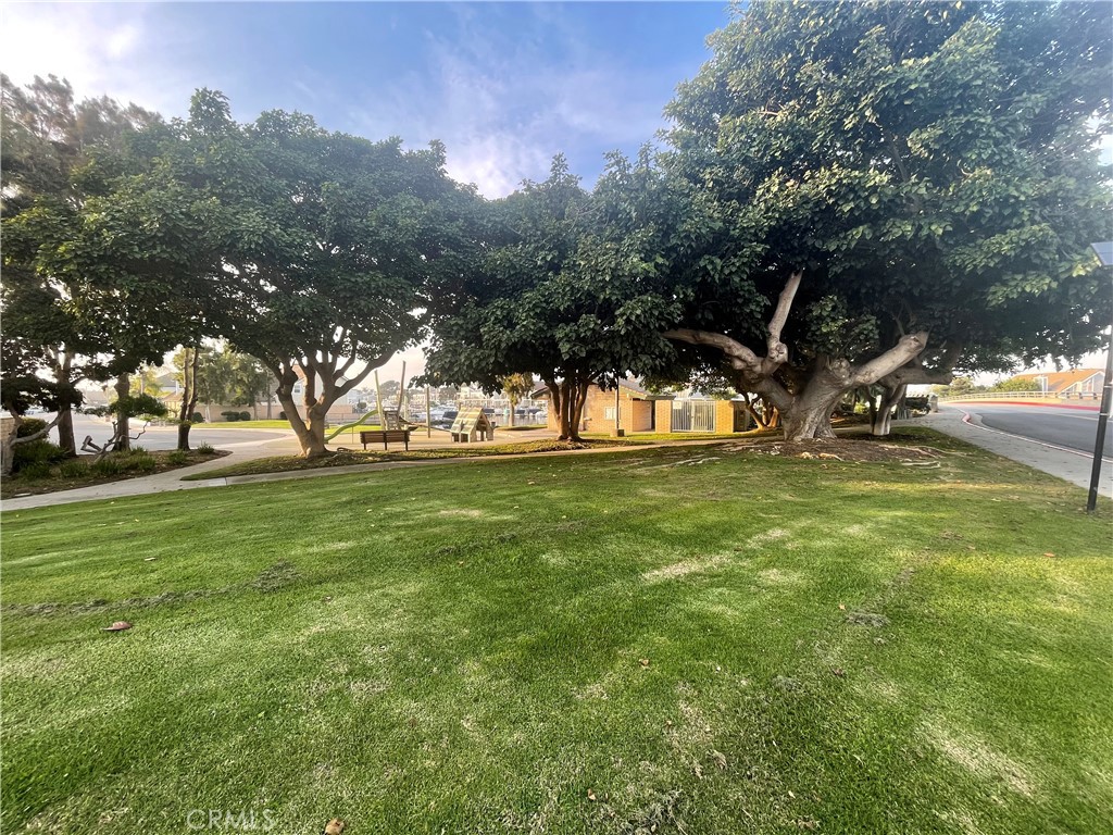 Huntington Beach, California, 92649, United States, 5 Bedrooms Bedrooms, ,5 BathroomsBathrooms,Residential,For Sale,1991081